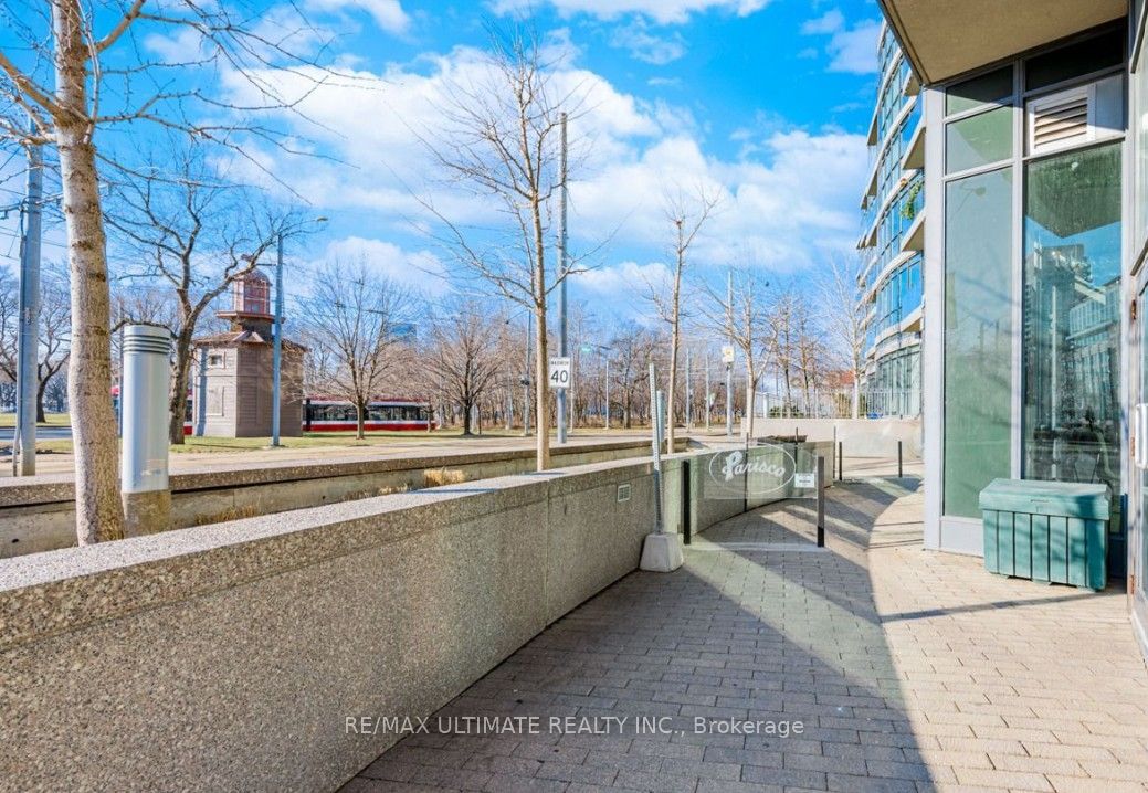 #8 - 215 Fort York Boulevard Property Photo 19