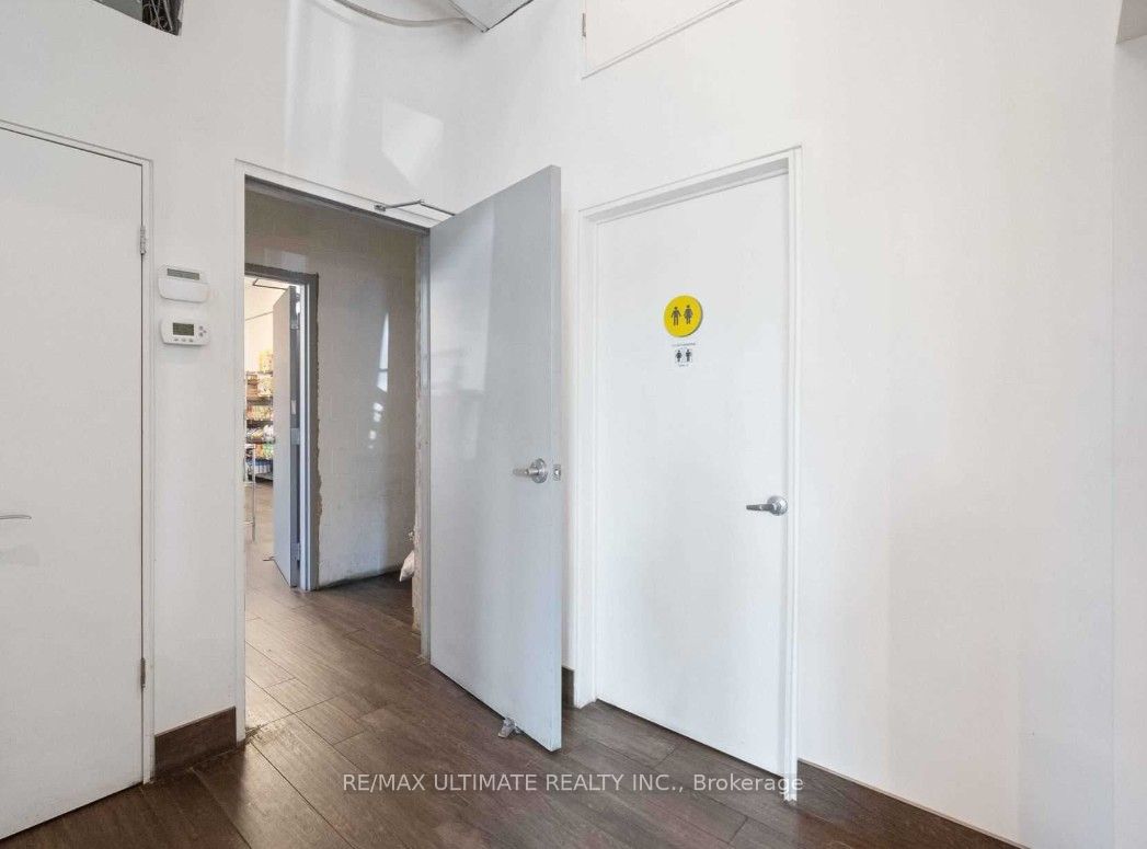 #8 - 215 Fort York Boulevard Property Photo 27