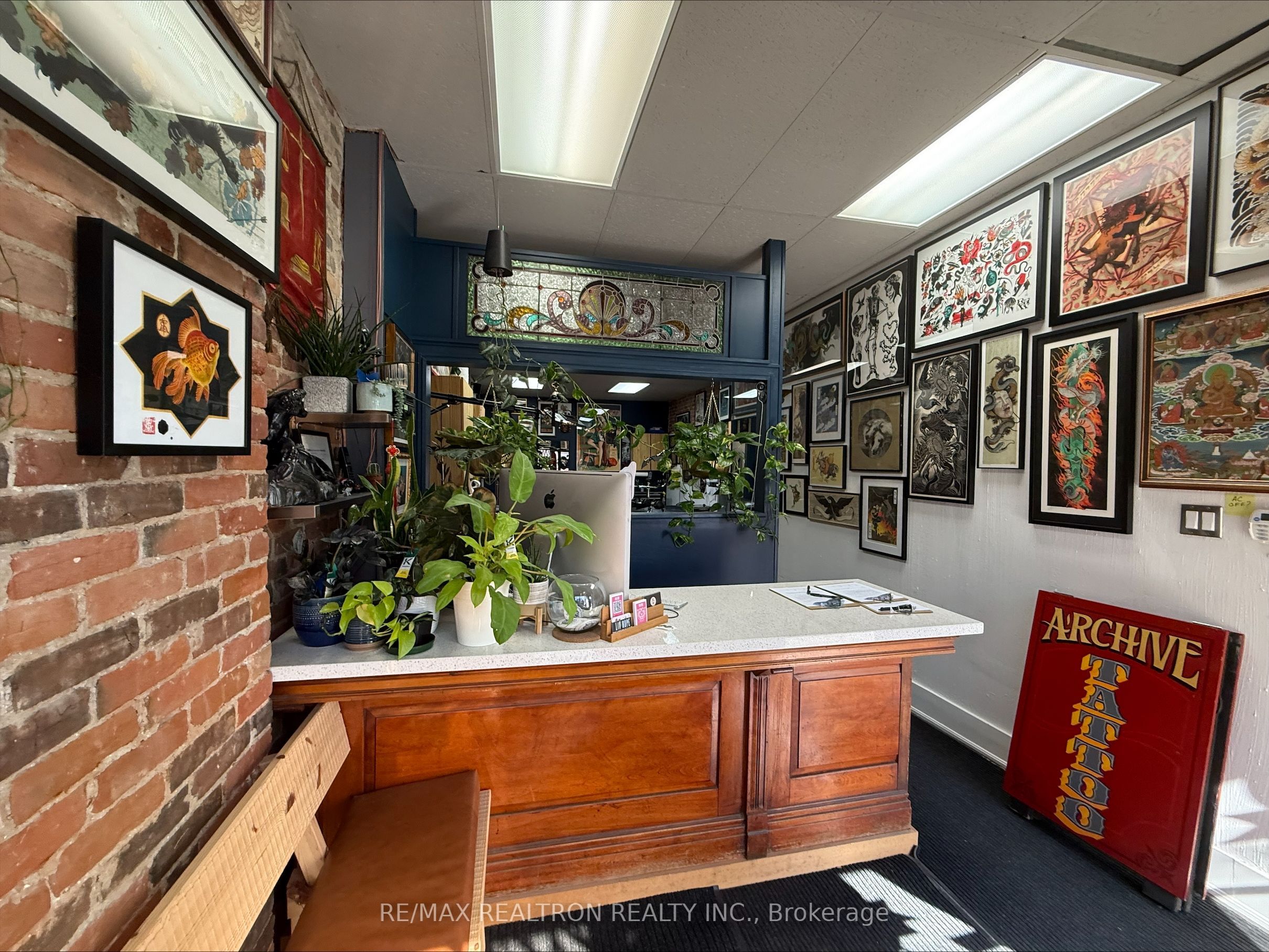 1528 Dundas Street Property Photo 2