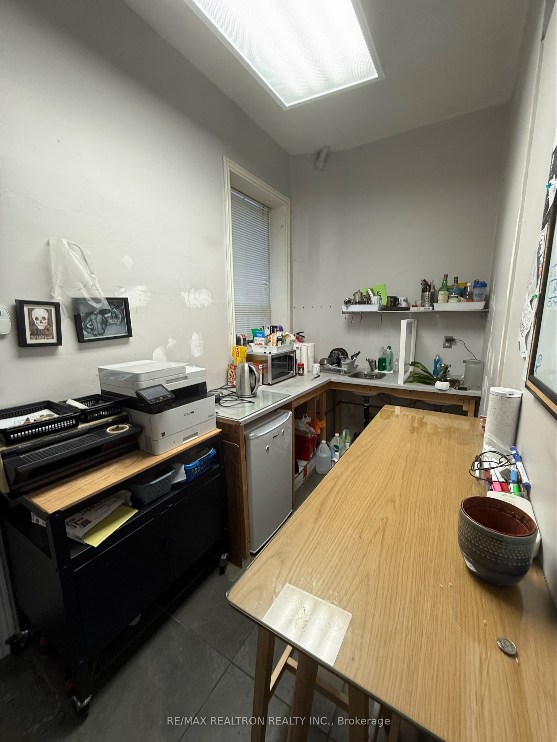 1528 Dundas Street Property Photo 5