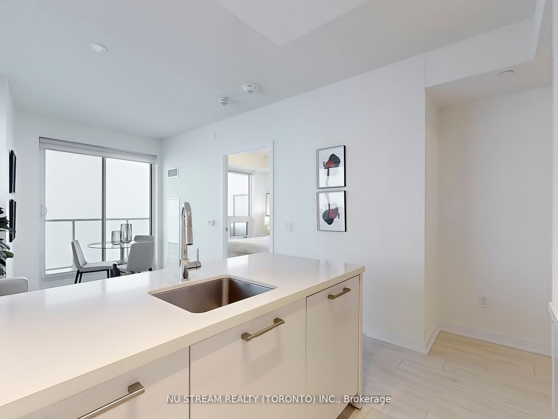 #5109 - 2221 Yonge Street Property Photo 6