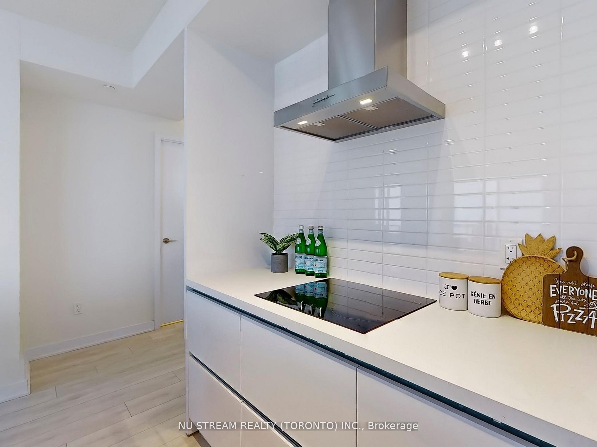 #5109 - 2221 Yonge Street Property Photo 7