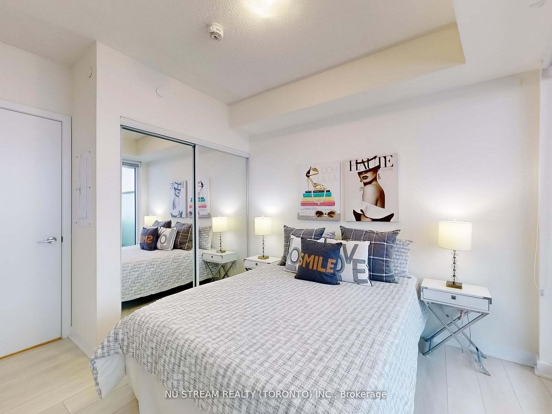#5109 - 2221 Yonge Street Property Photo 17