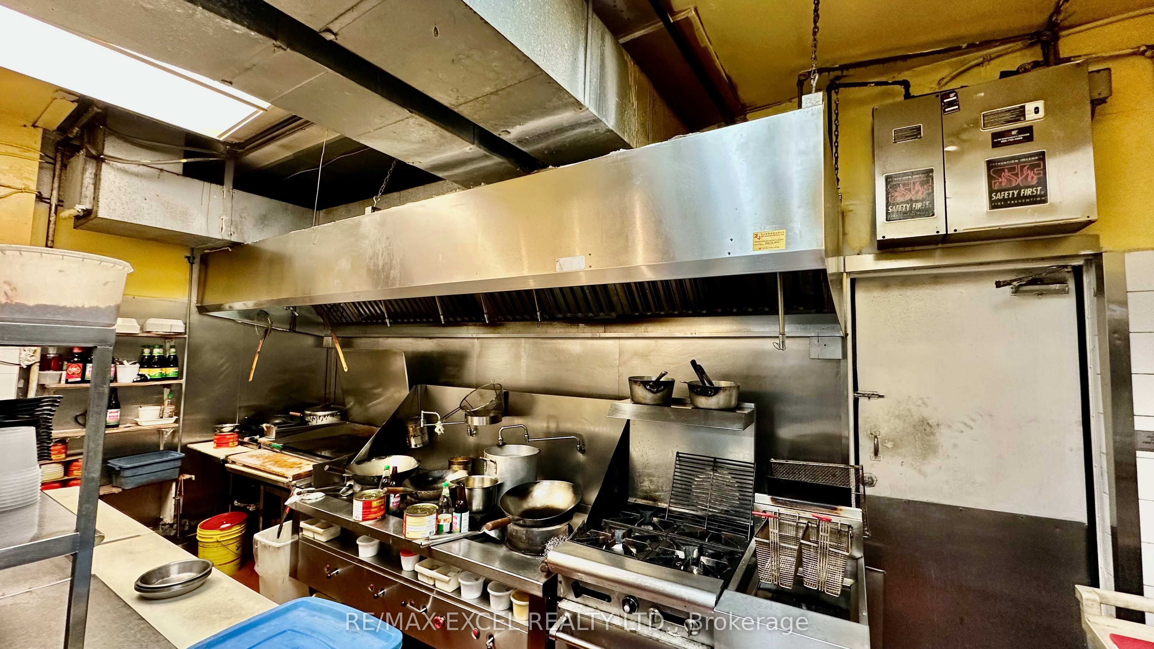 1570-72 Bayview Avenue Property Photo 8