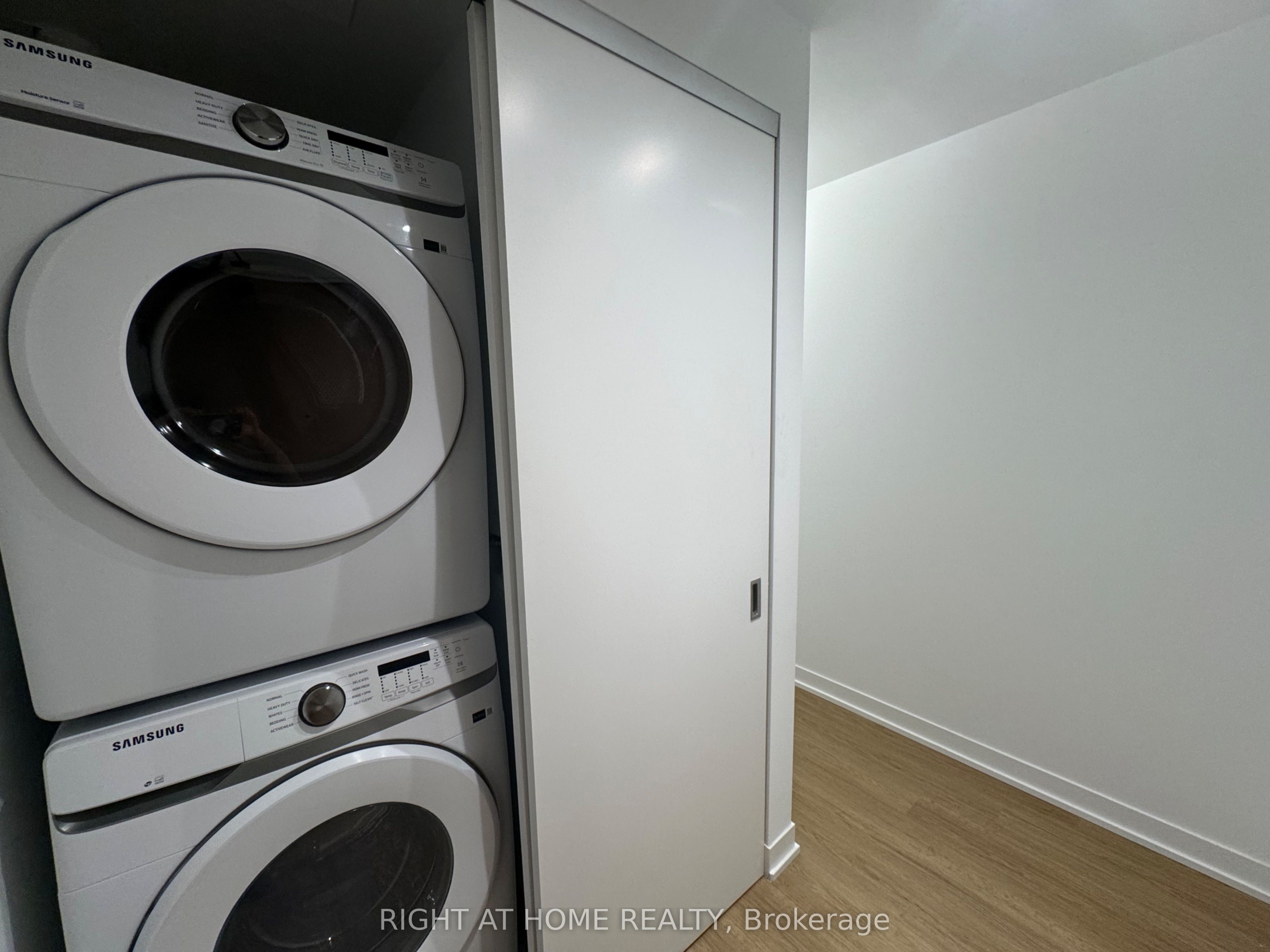 #317 - 195 Mccaul Street Property Photo 5
