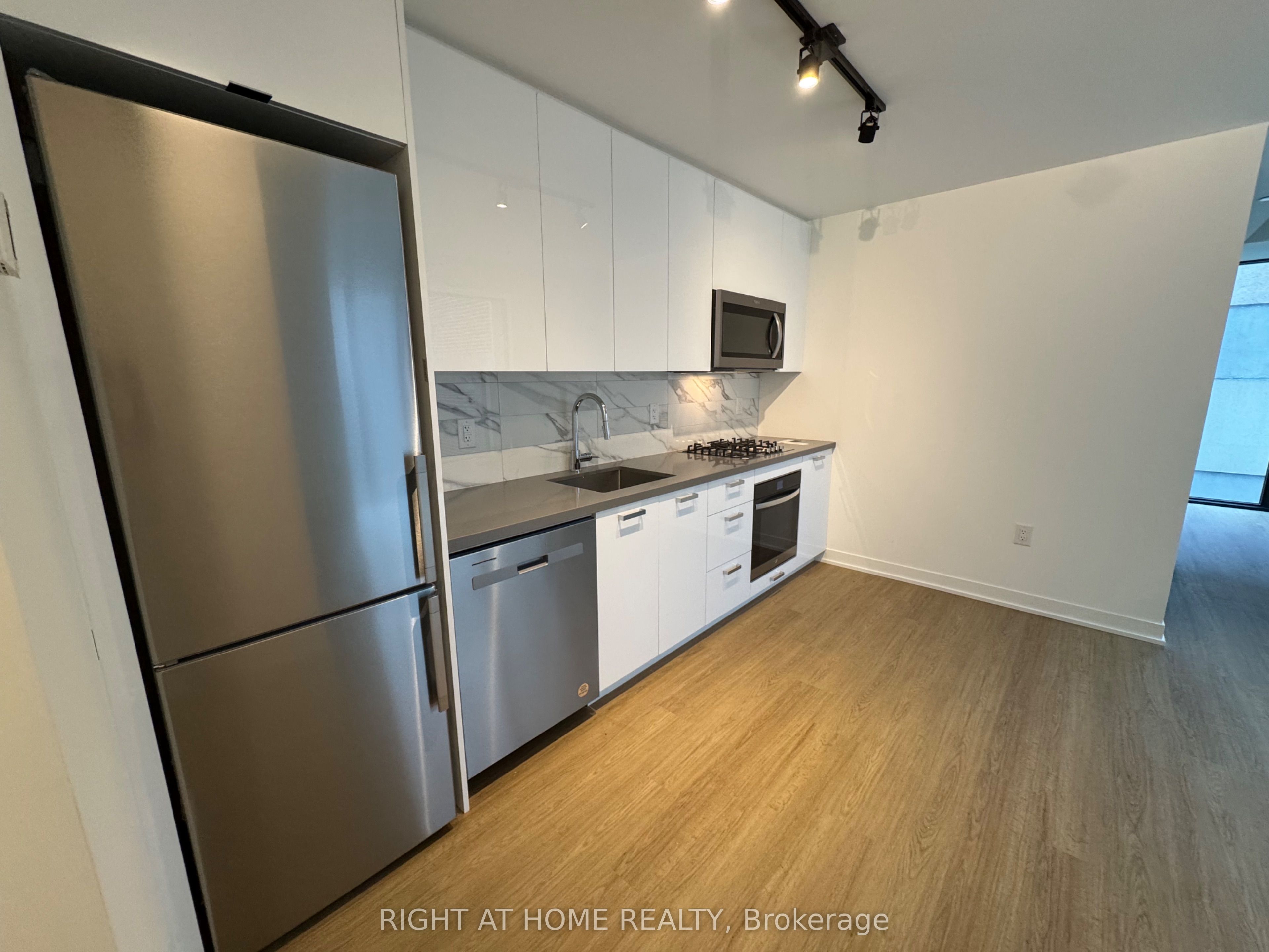 #317 - 195 Mccaul Street Property Photo 10