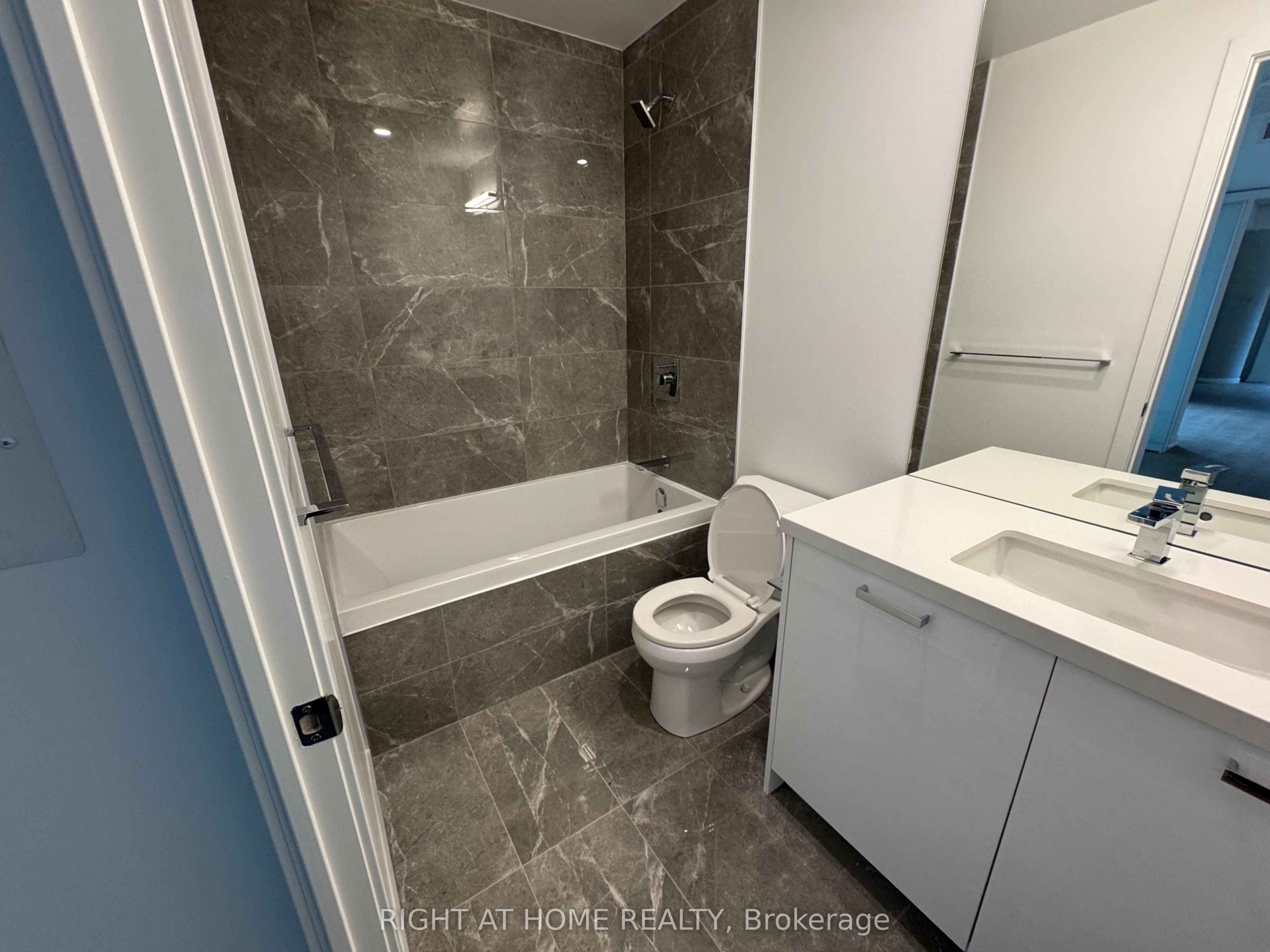 #317 - 195 Mccaul Street Property Photo 20