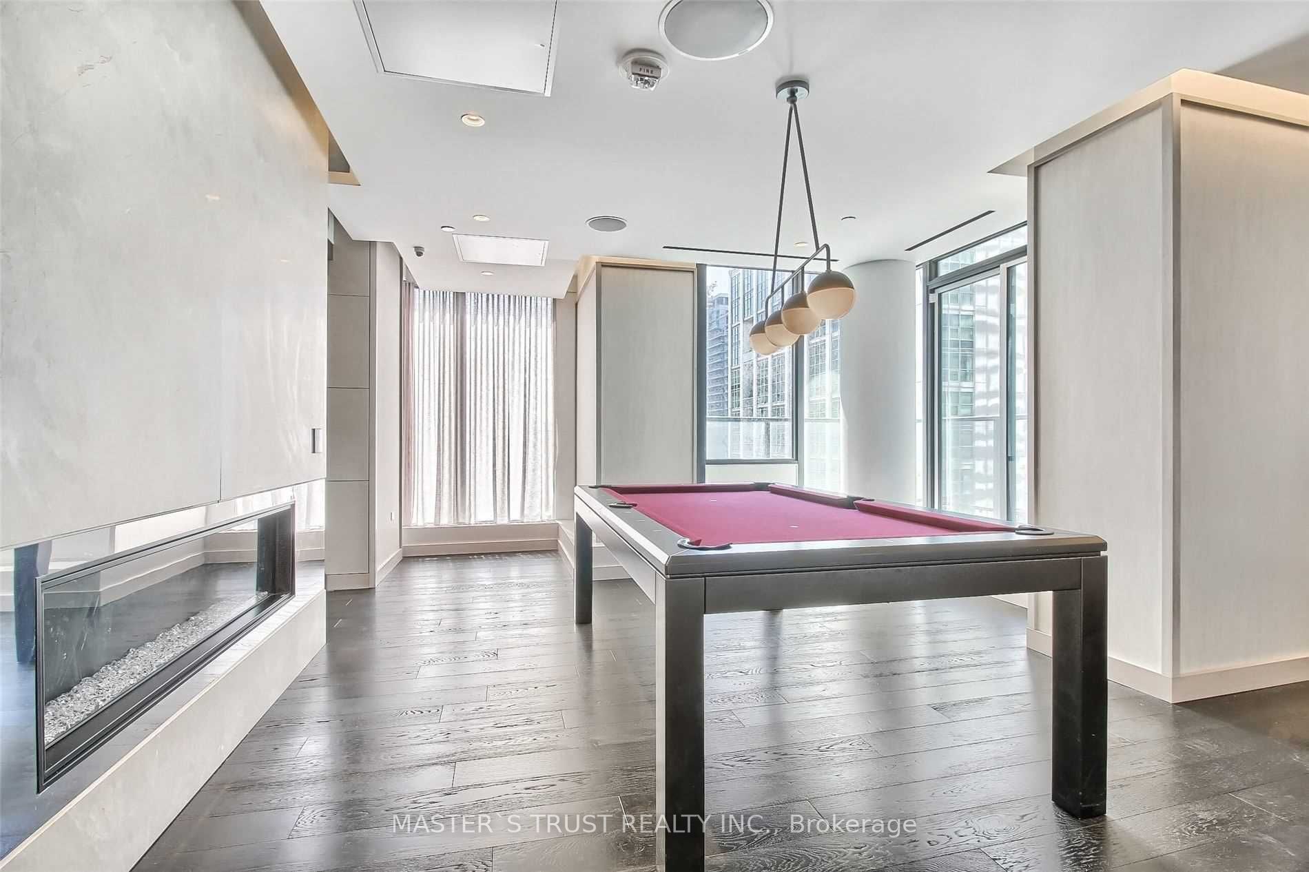#1502 - 125 Blue Jays Way Property Photo 5