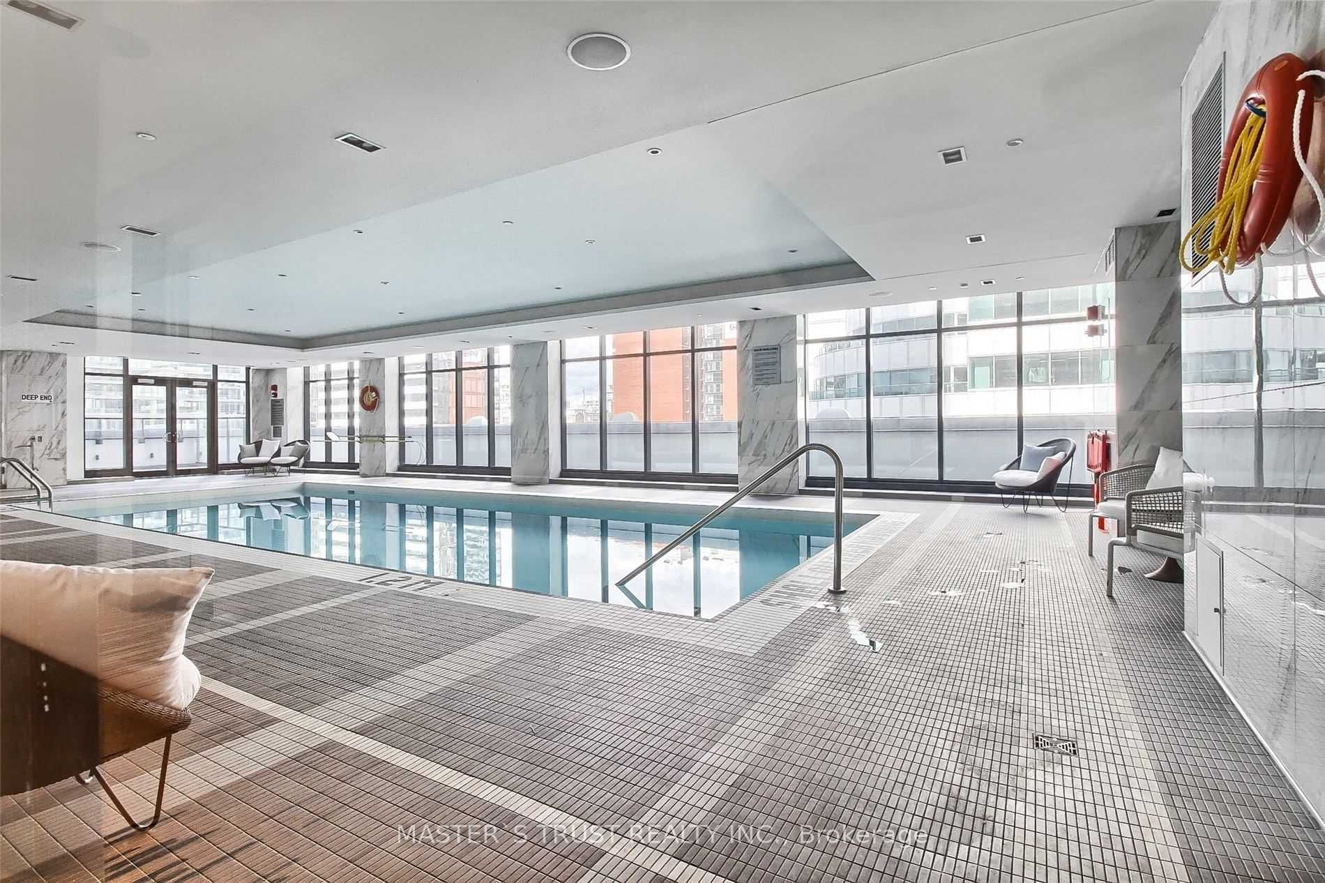 #1502 - 125 Blue Jays Way Property Photo 6
