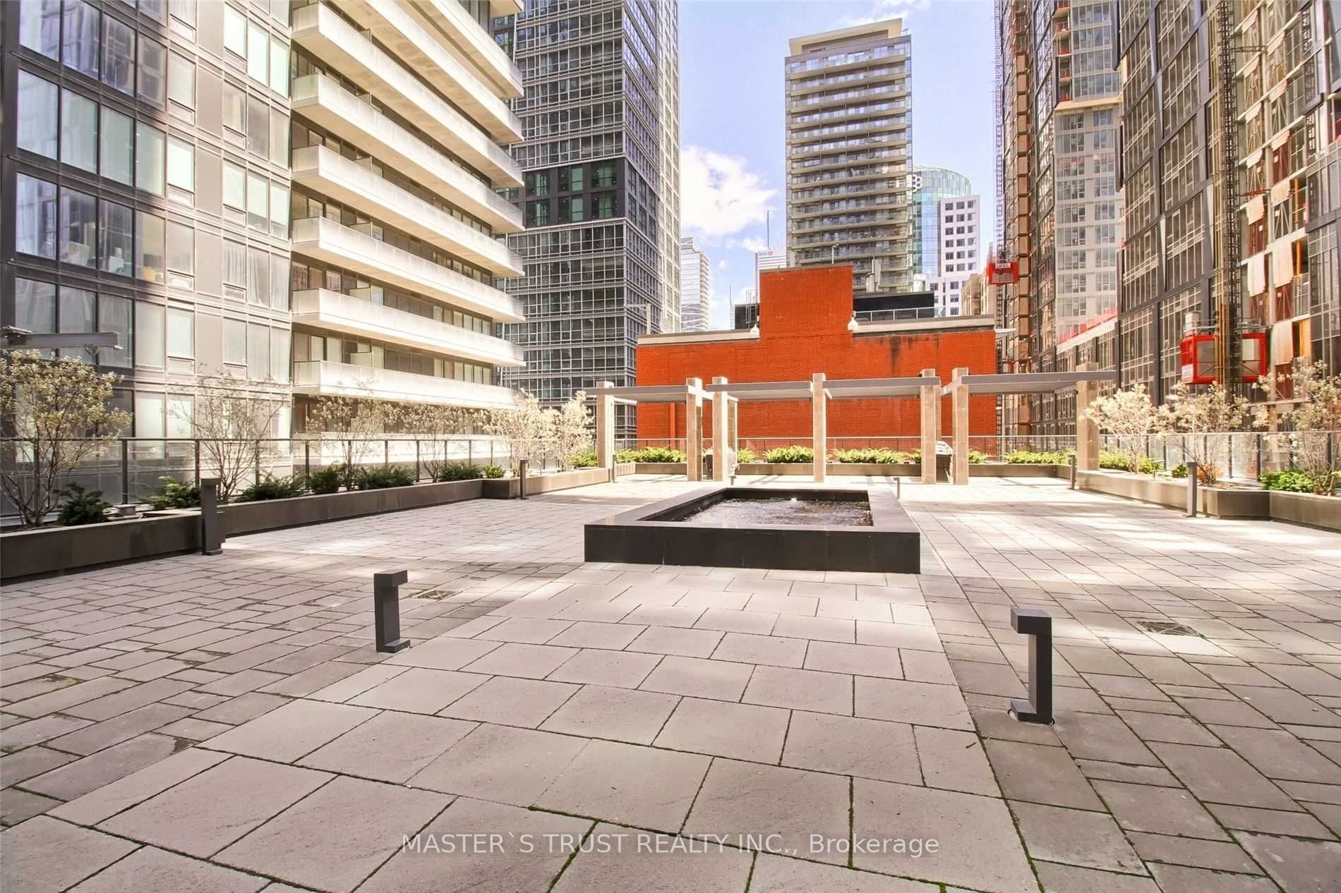 #1502 - 125 Blue Jays Way Property Photo 7