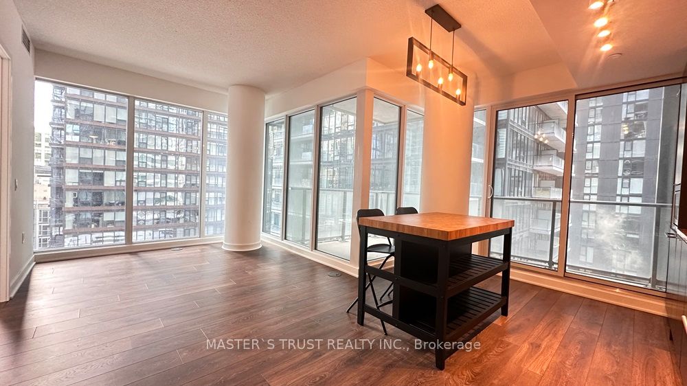 #1502 - 125 Blue Jays Way Property Photo 11