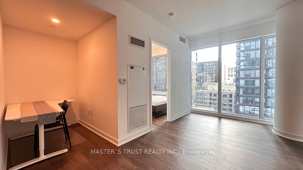 #1502 - 125 Blue Jays Way Property Photo 13