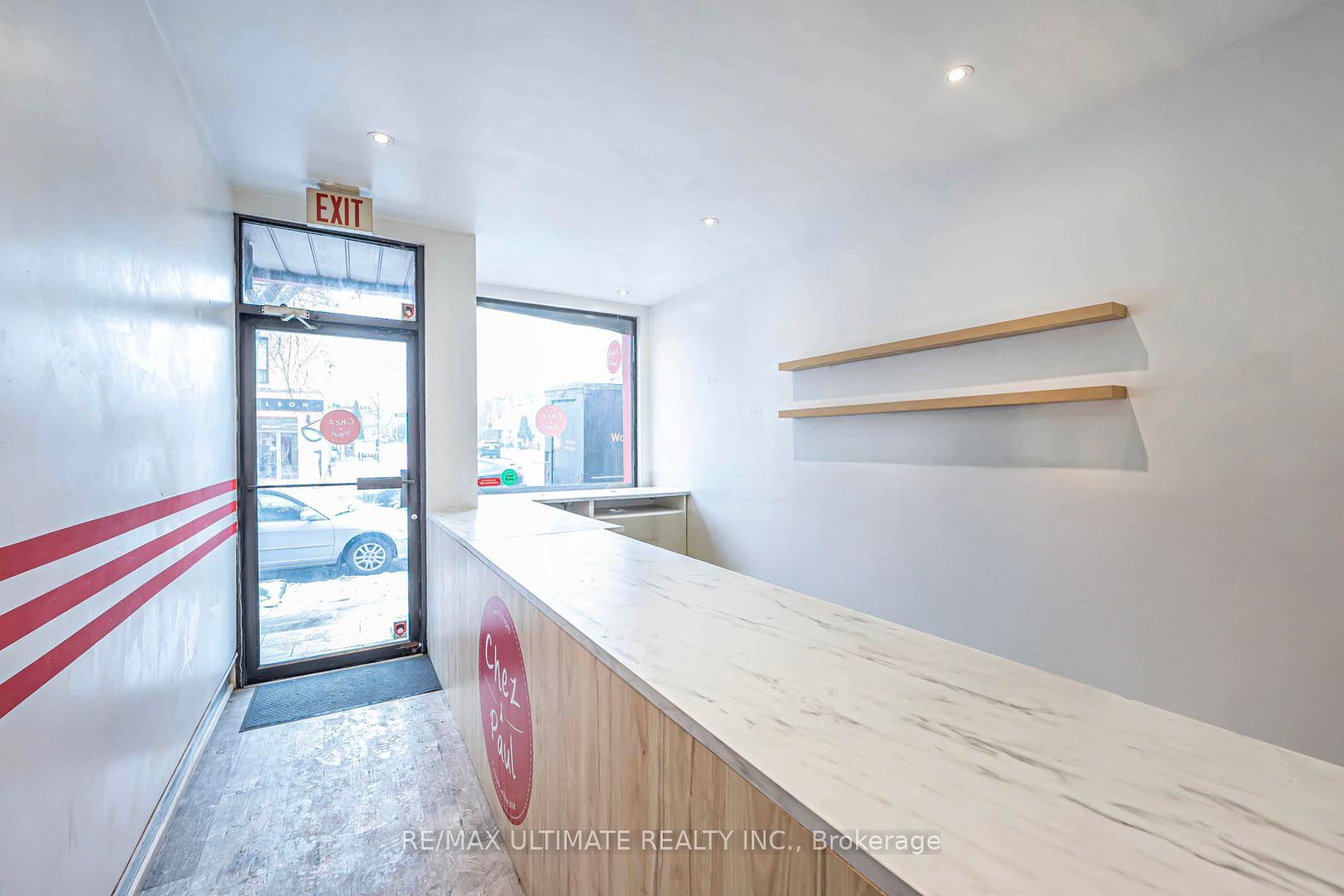833 Queen Street Property Photo 4