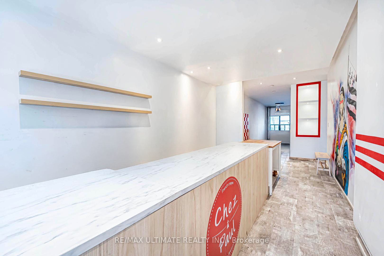 833 Queen Street Property Photo 5