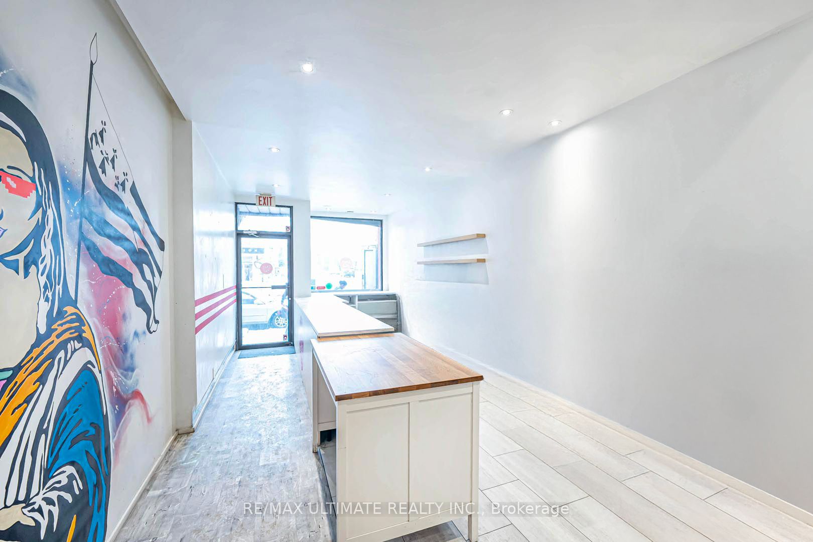 833 Queen Street Property Photo 6