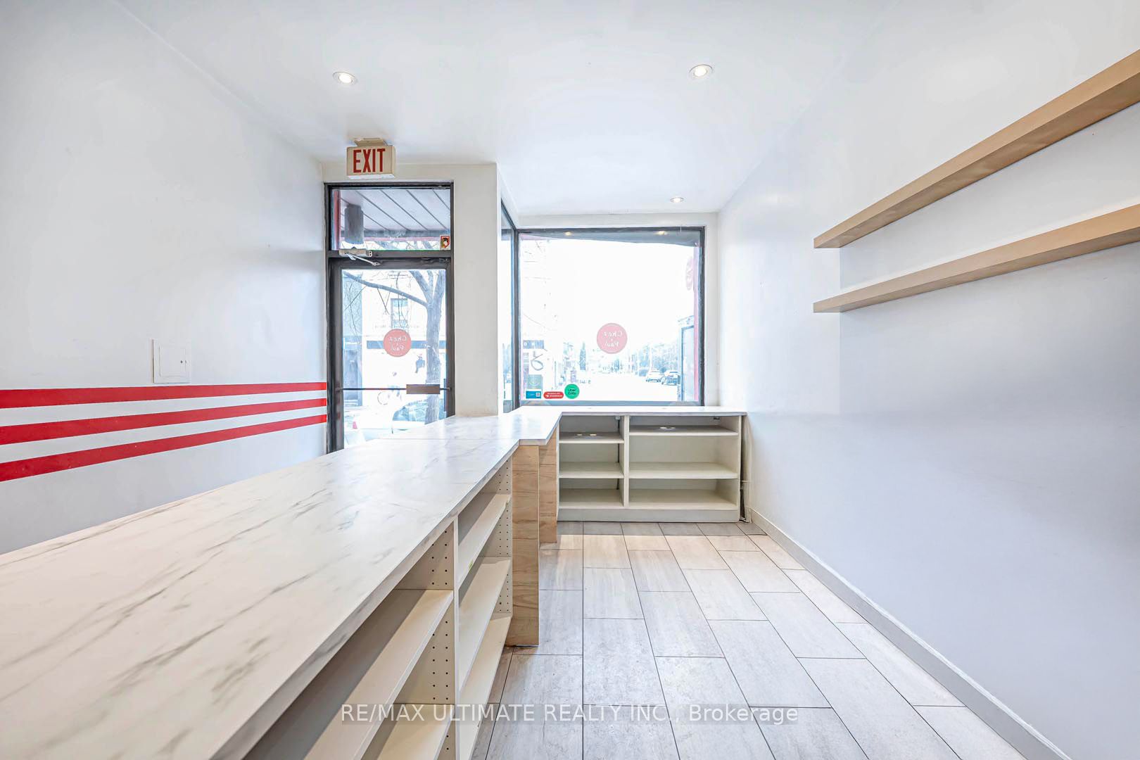 833 Queen Street Property Photo 7