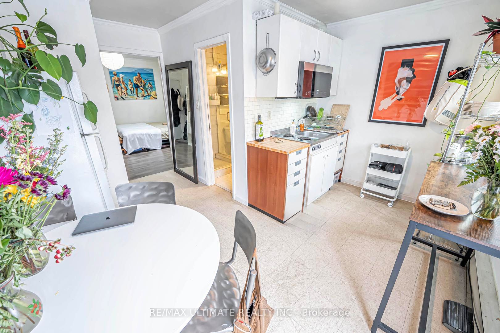 833 Queen Street Property Photo 16