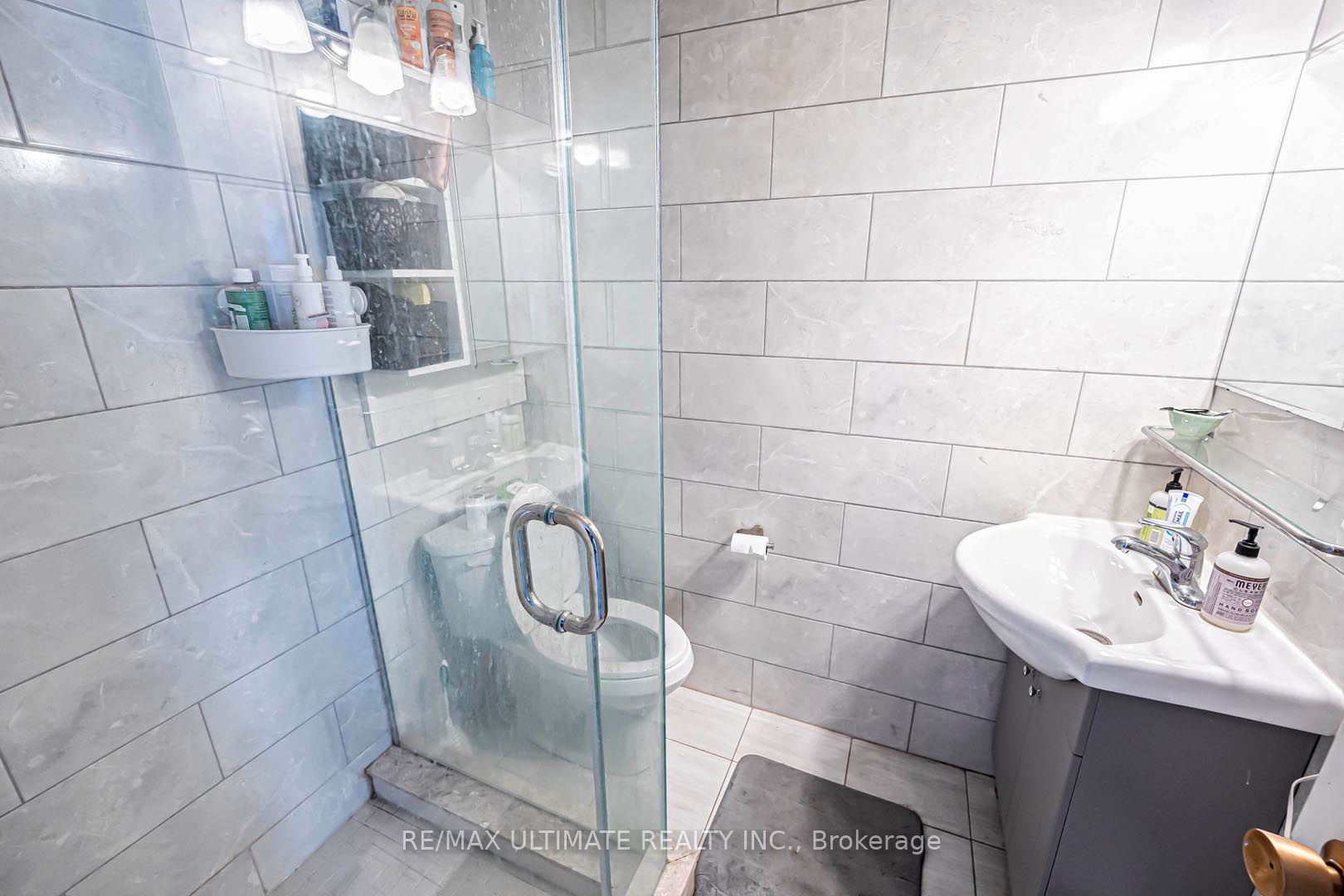 833 Queen Street Property Photo 21