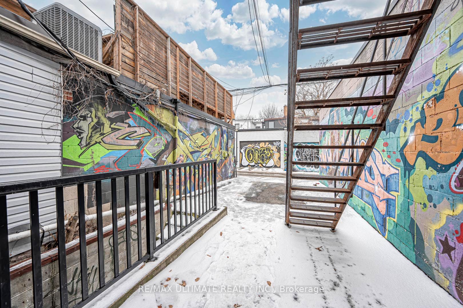 833 Queen Street Property Photo 23