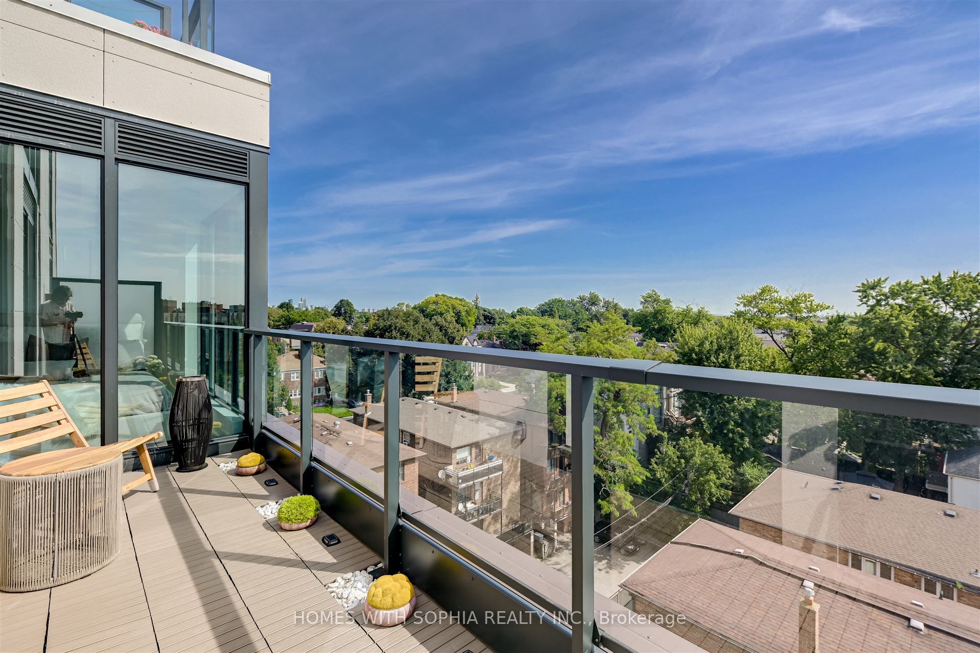 #607 - 250 Lawrence Avenue Property Photo 1