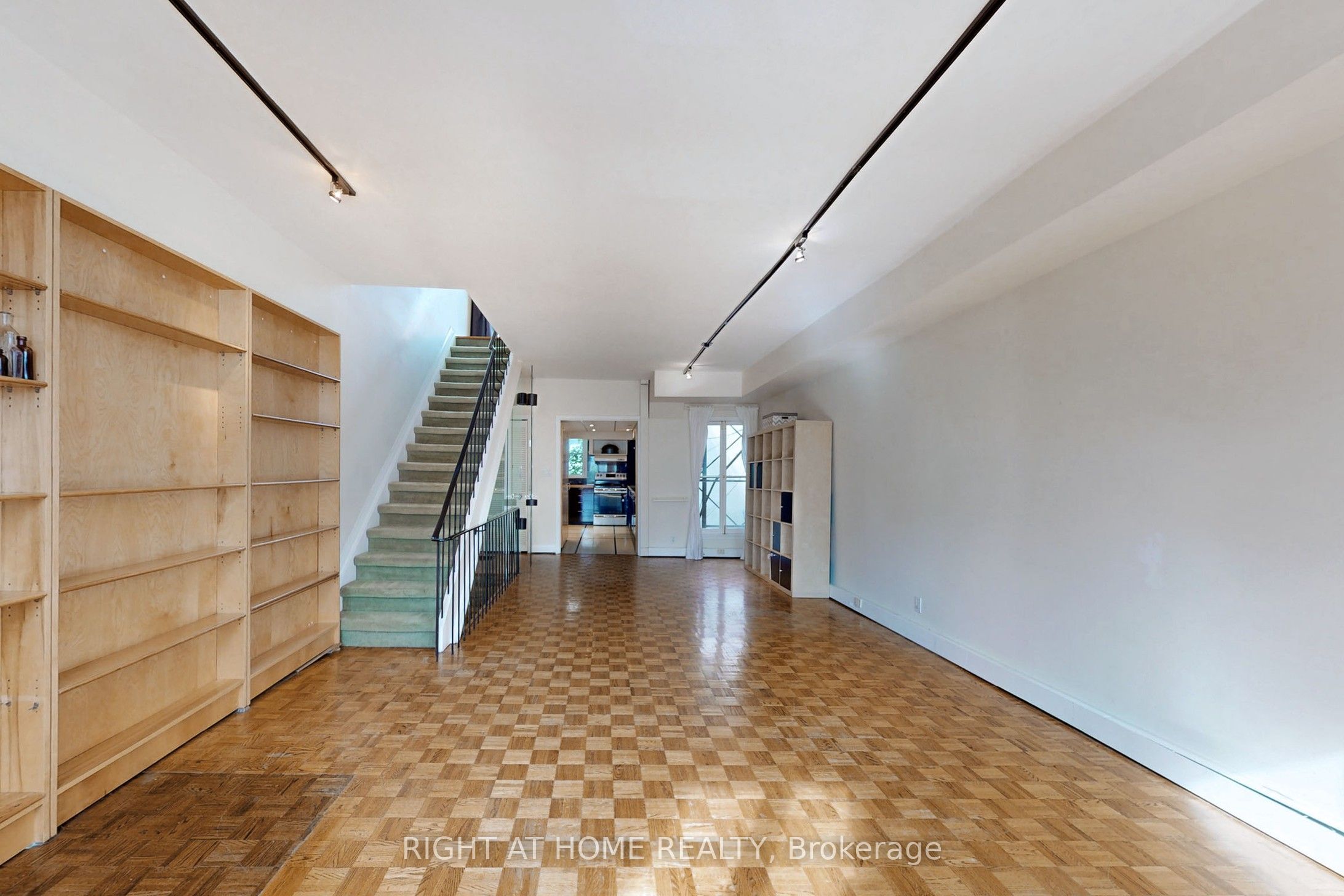 394 King Street Property Photo 28