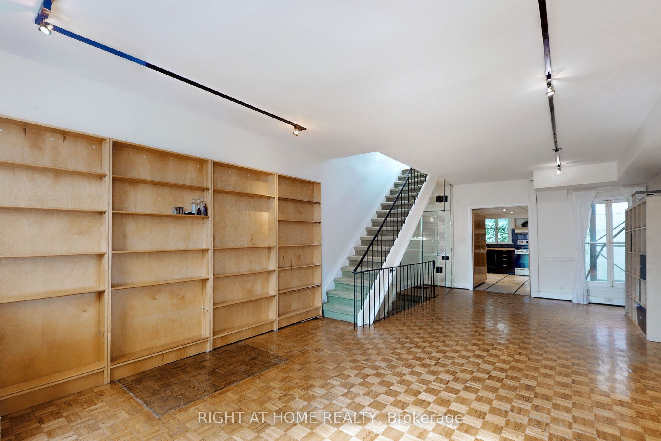 394 King Street Property Photo 29