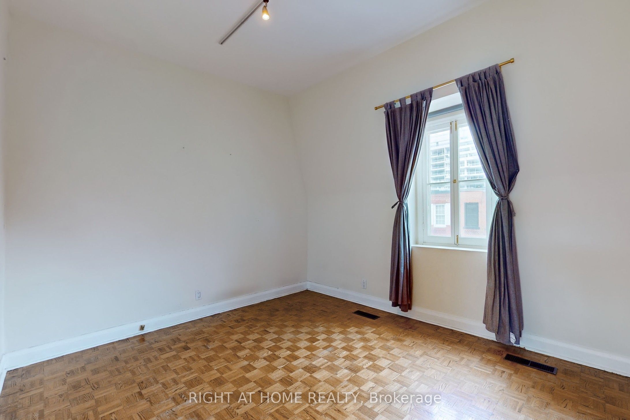 394 King Street Property Photo 39