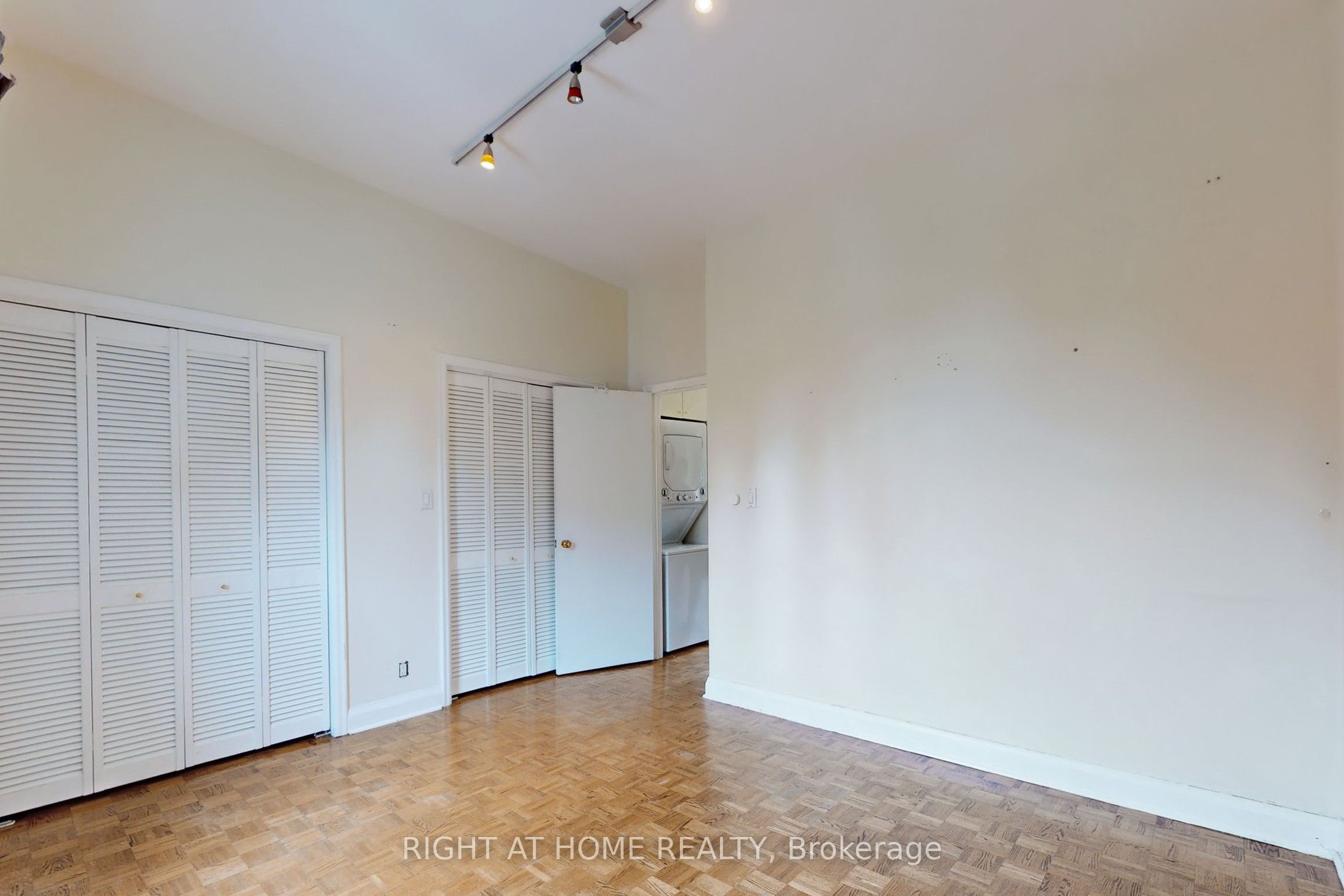 394 King Street Property Photo 41