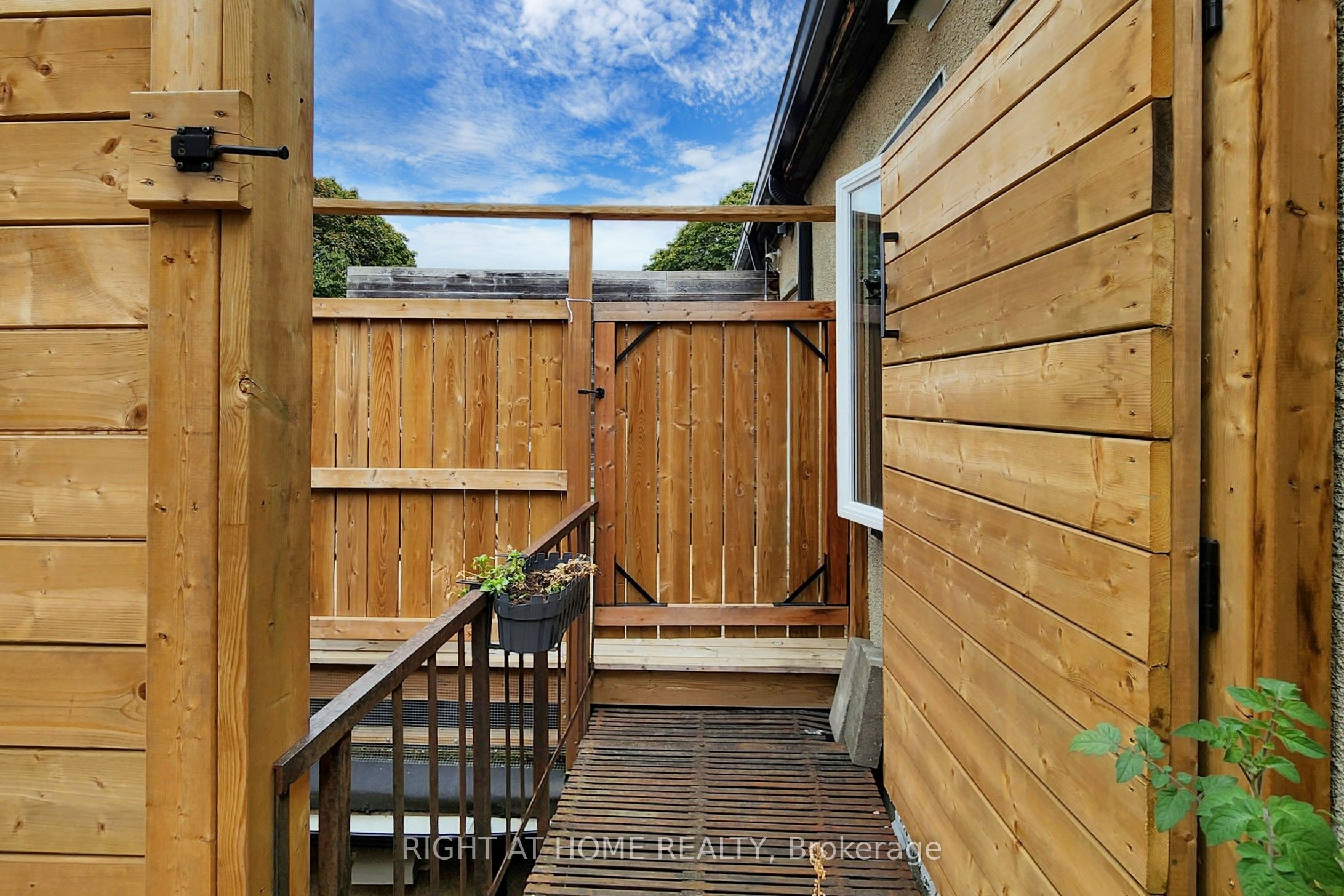 394 King Street Property Photo 47