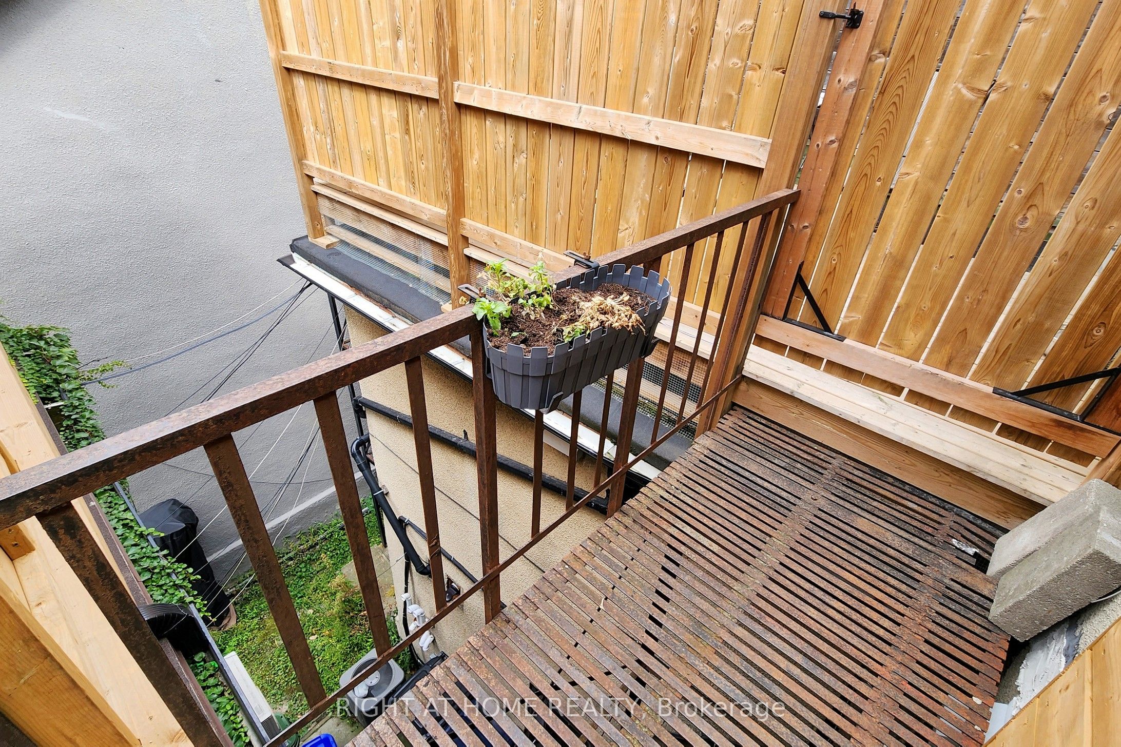 394 King Street Property Photo 48