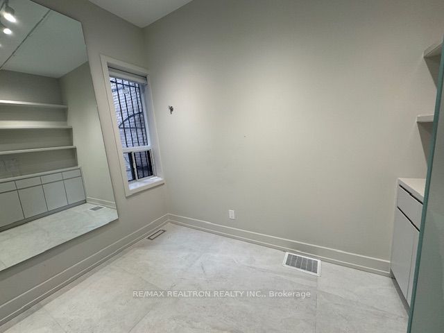 3355 Yonge Street Property Photo 7