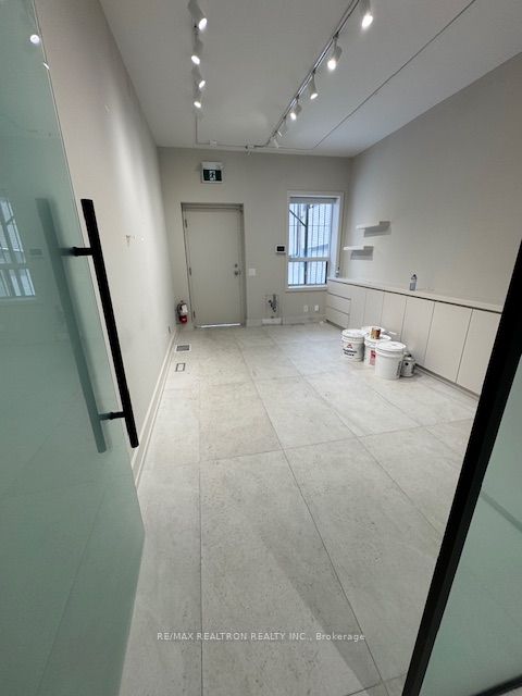 3355 Yonge Street Property Photo 8