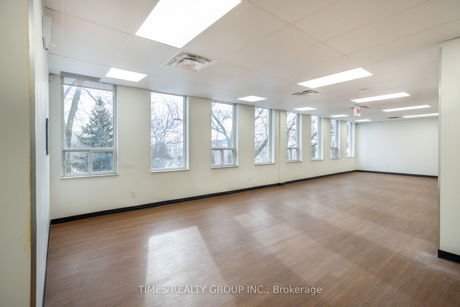 #300 - 801 Eglinton Avenue Property Photo 8
