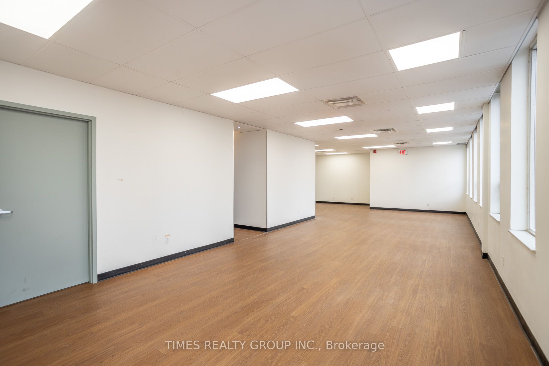 #300 - 801 Eglinton Avenue Property Photo 10