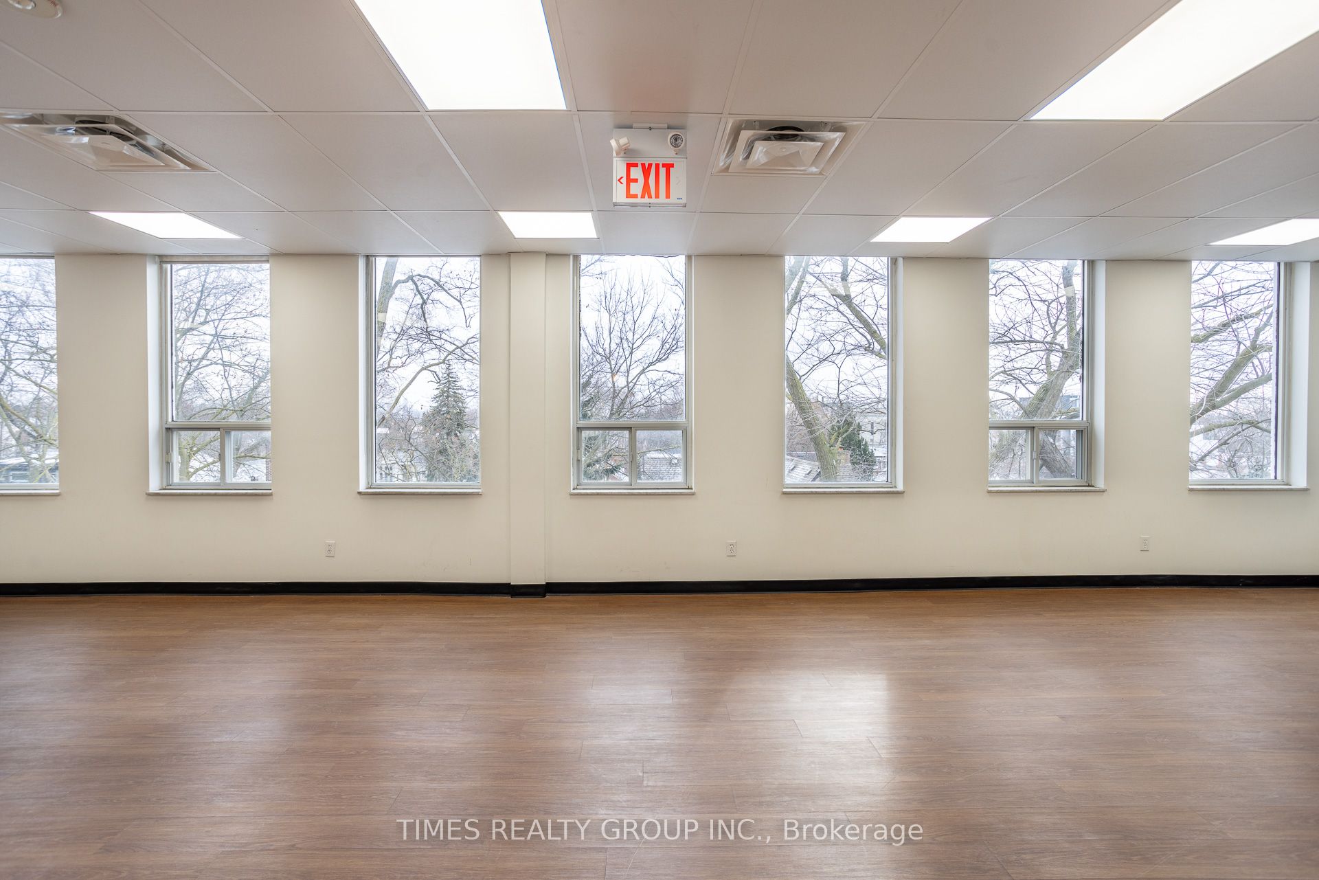 #300 - 801 Eglinton Avenue Property Photo 16