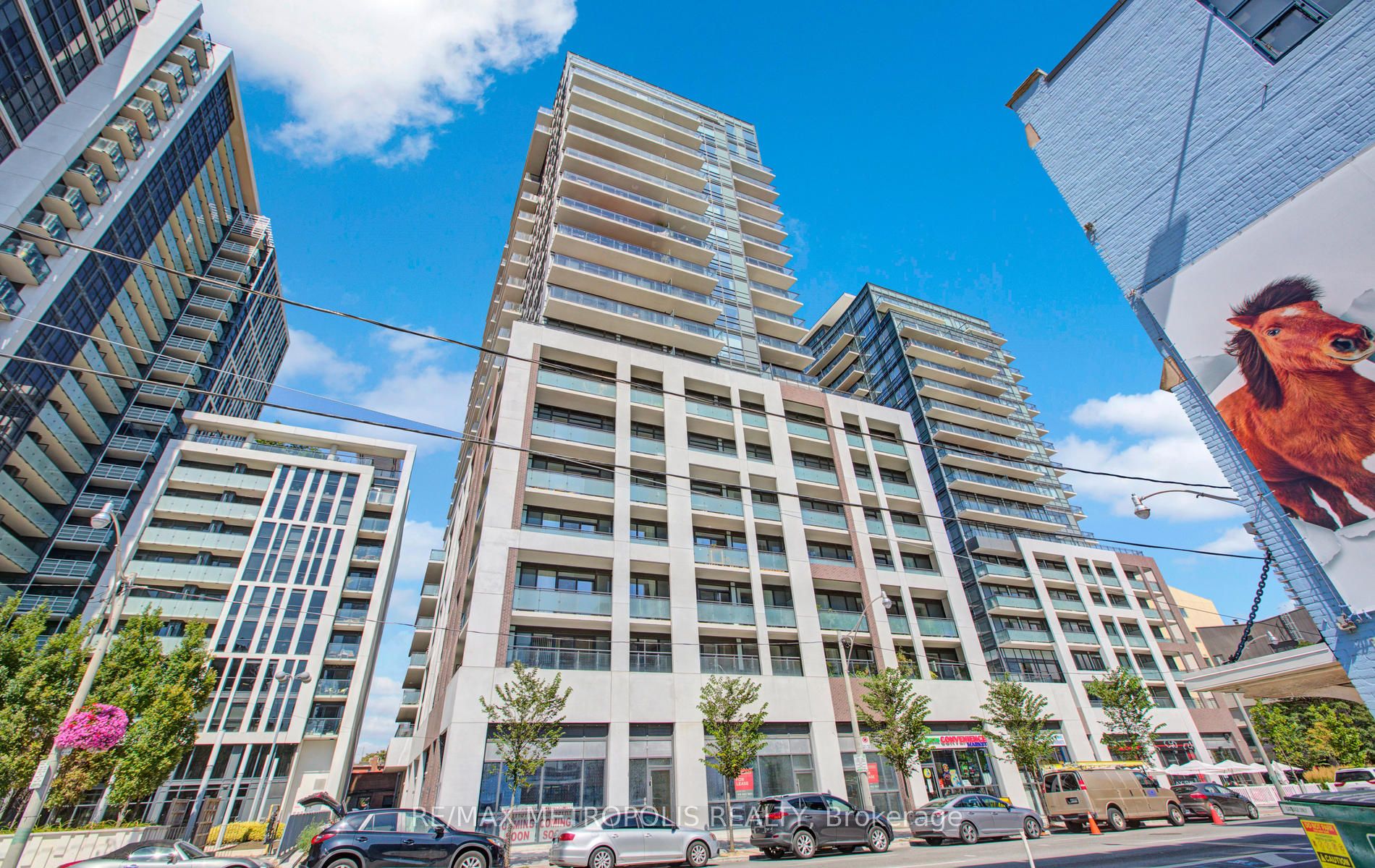 #2015 - 460 Adelaide Street Property Photo 1