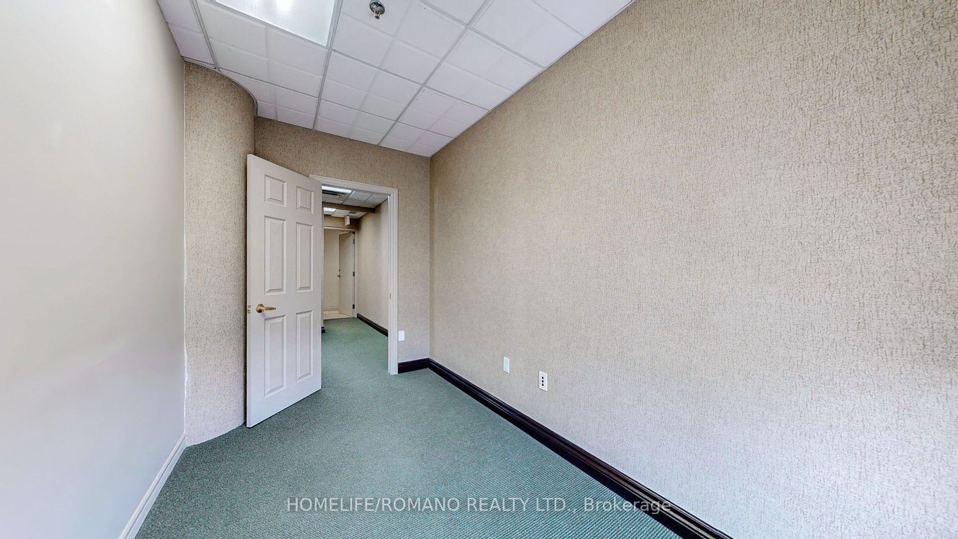 #c1 - 800 Sheppard Avenue Property Photo 12