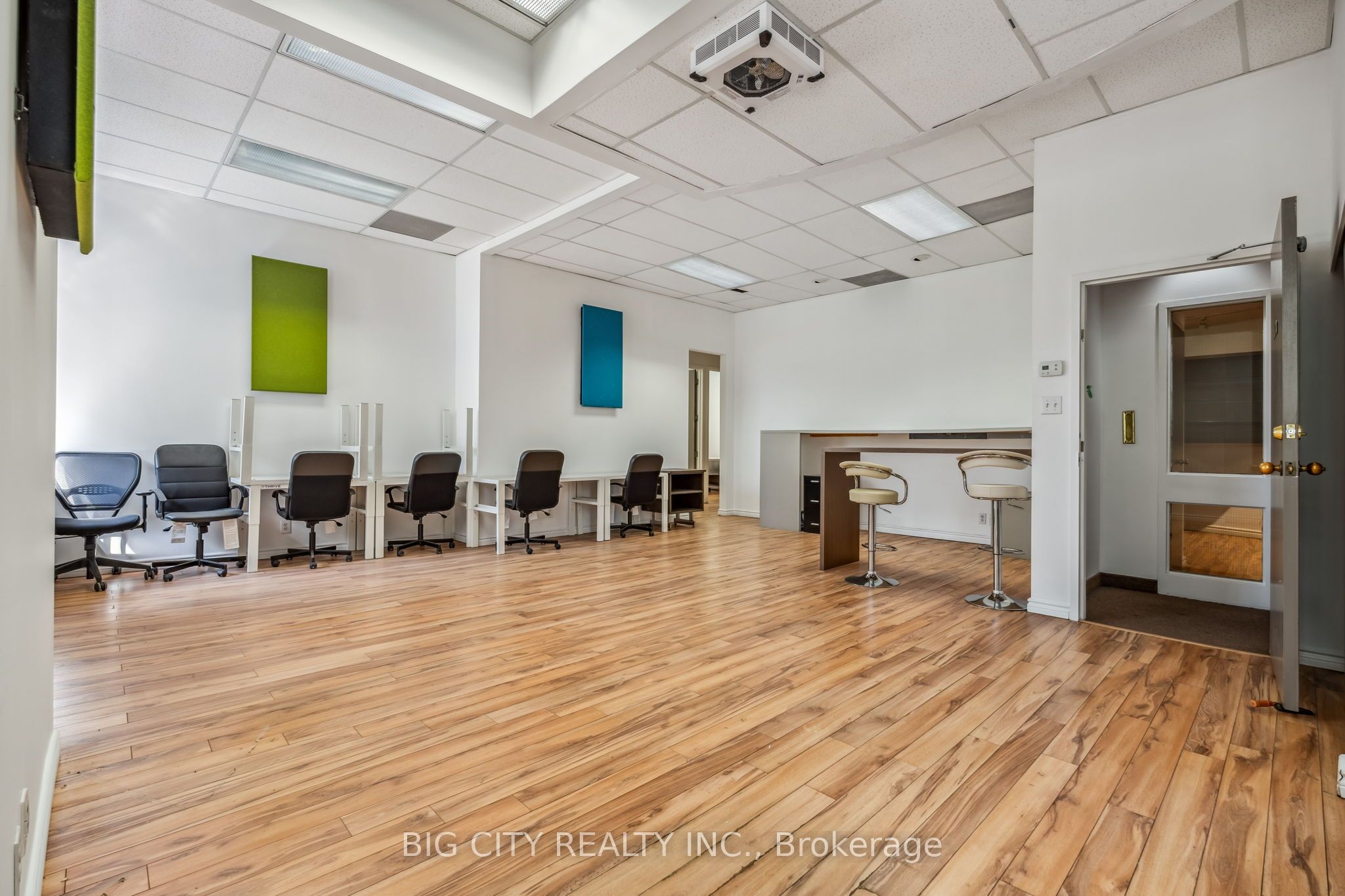 #201 - 100 Front Street Property Photo 1