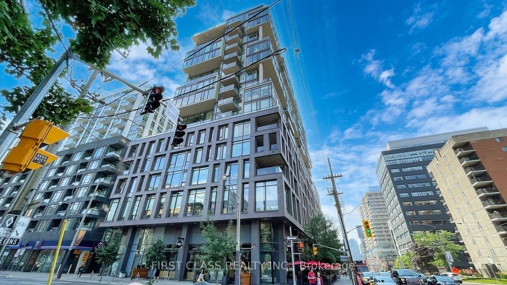 #912 - 111 Bathurst Street Property Photo 1