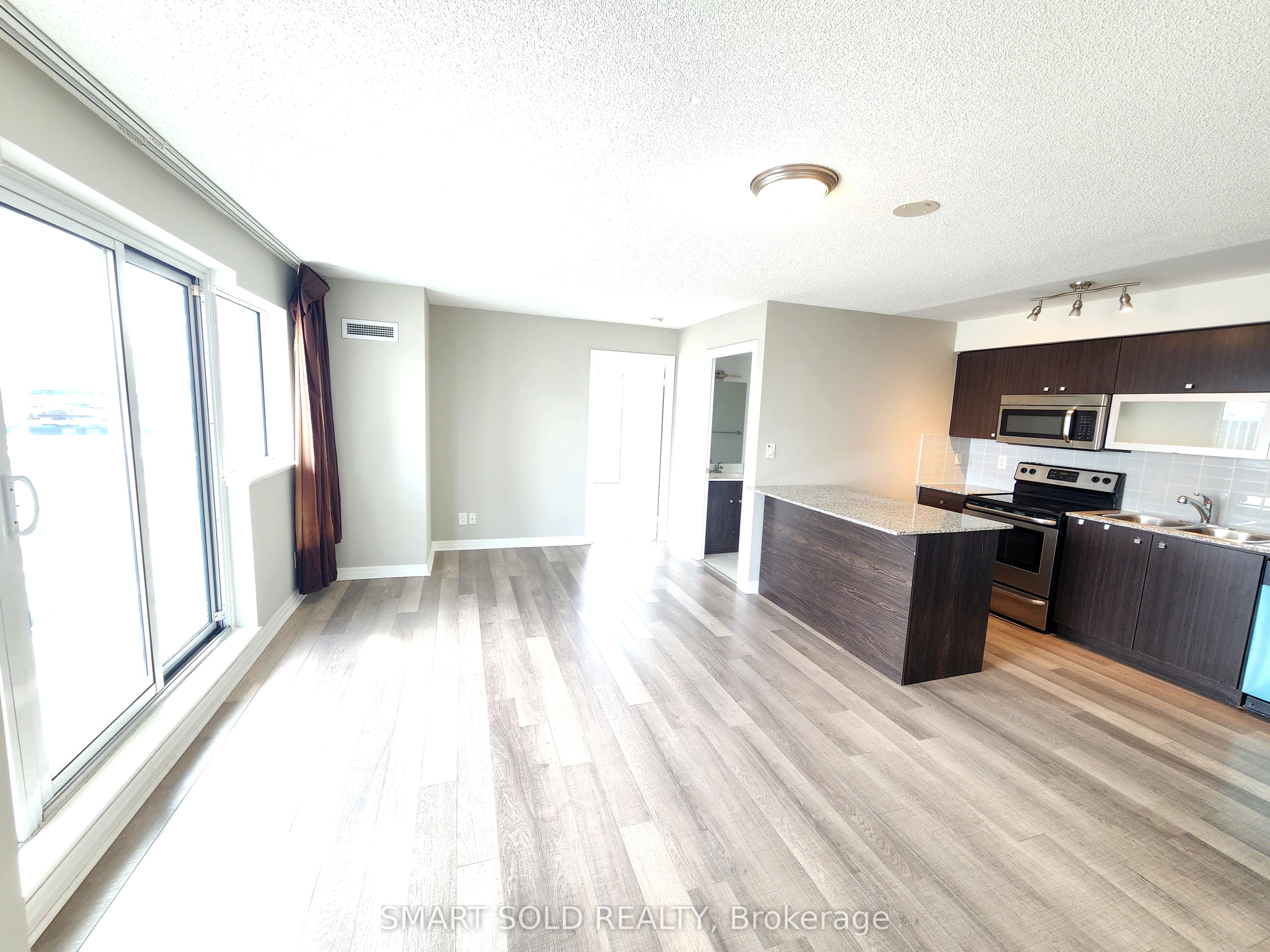 #510 - 2015 Sheppard Avenue Property Photo 6