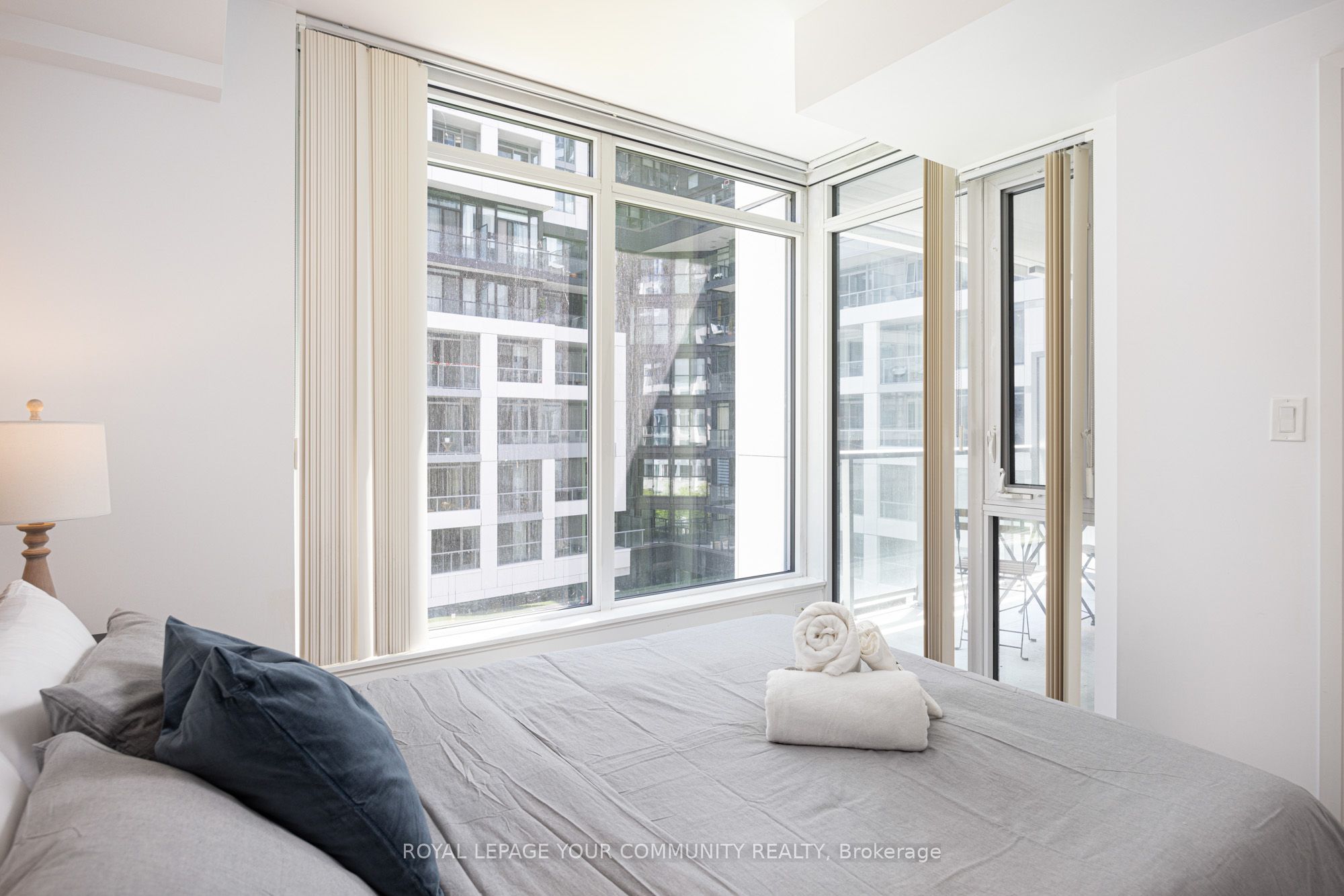 #517w - 27 Bathurst Street Property Photo 2