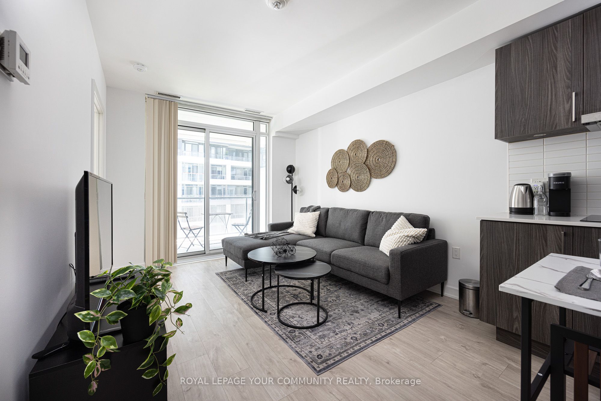 #517w - 27 Bathurst Street Property Photo 8