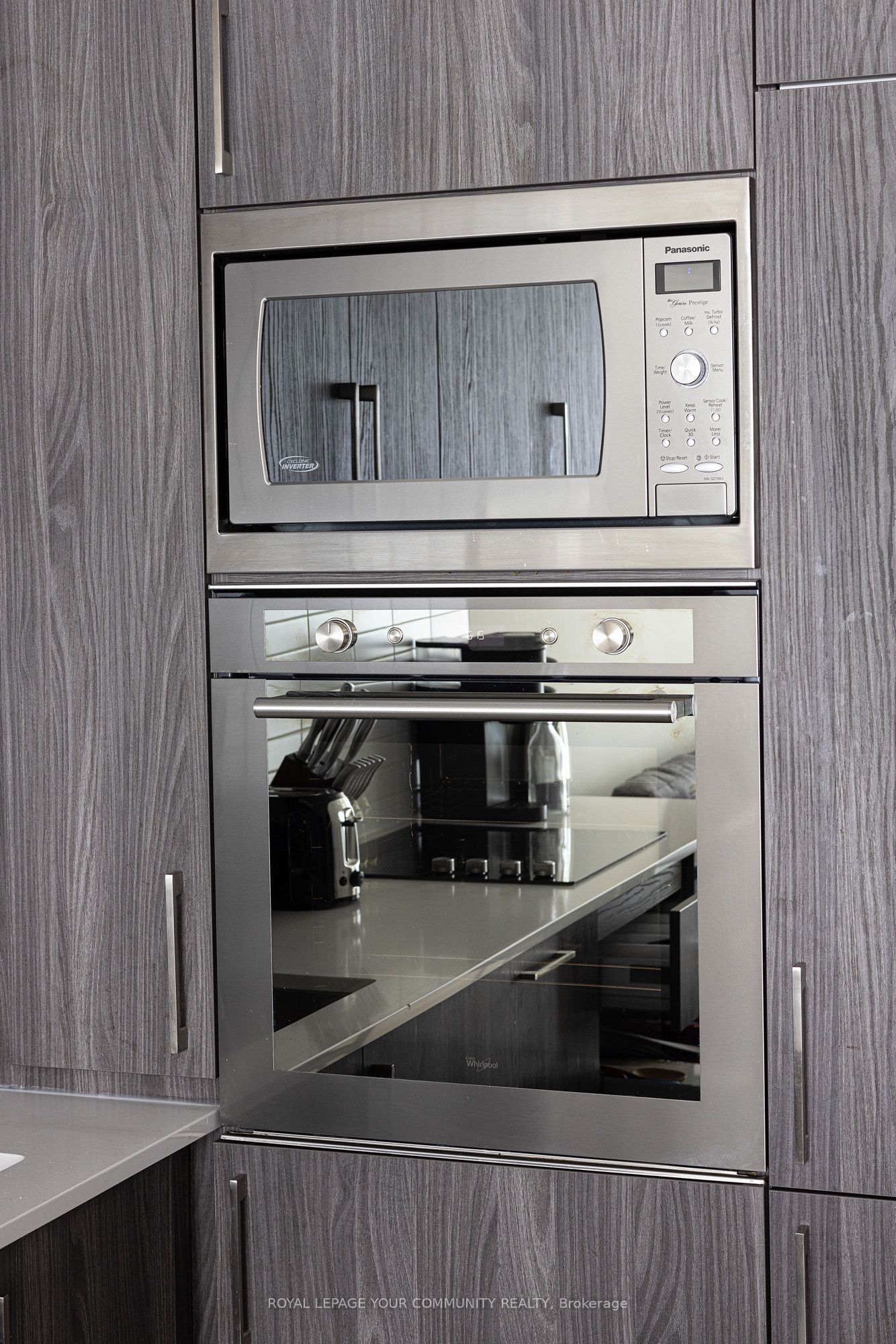 #517w - 27 Bathurst Street Property Photo 24