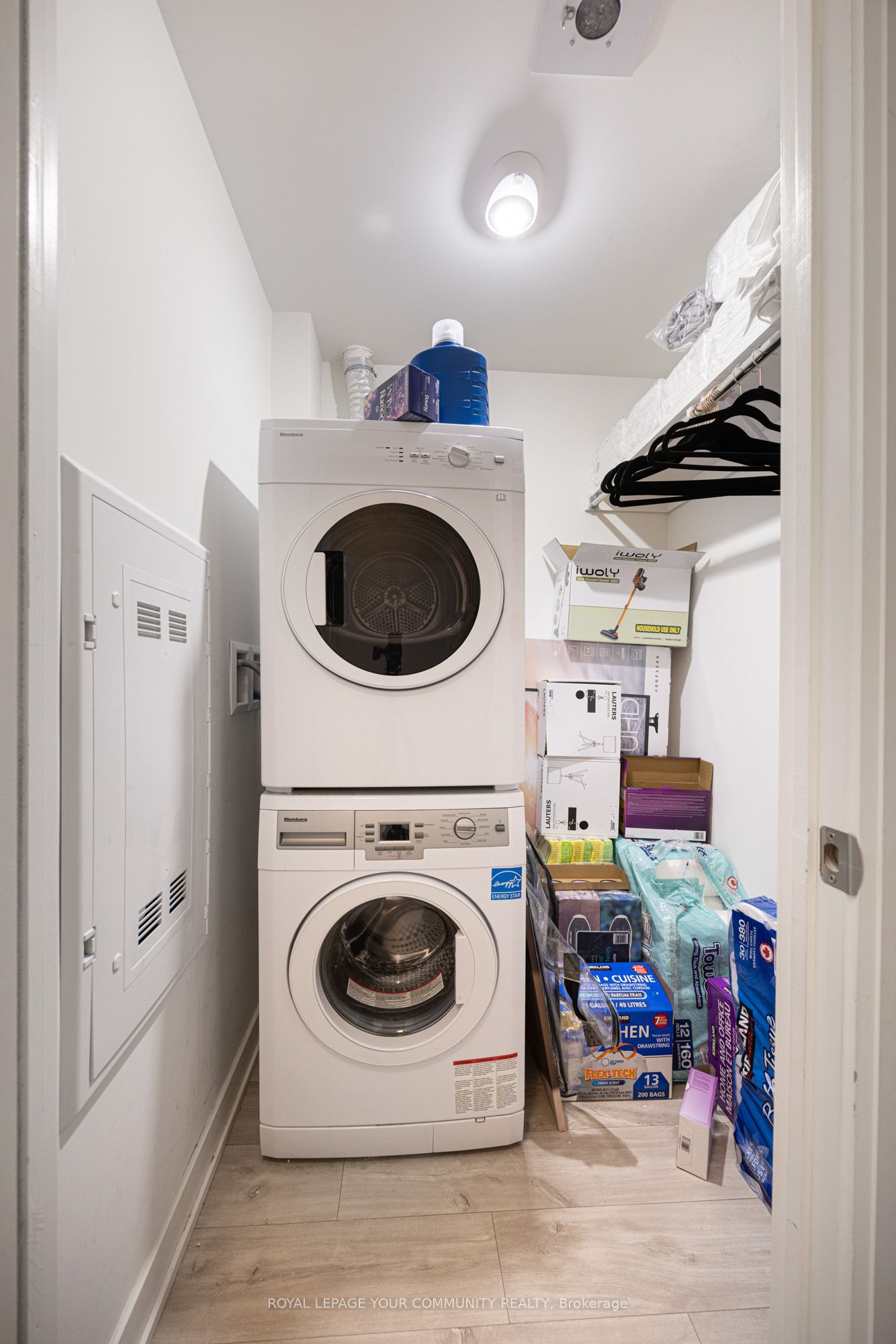 #517w - 27 Bathurst Street Property Photo 32