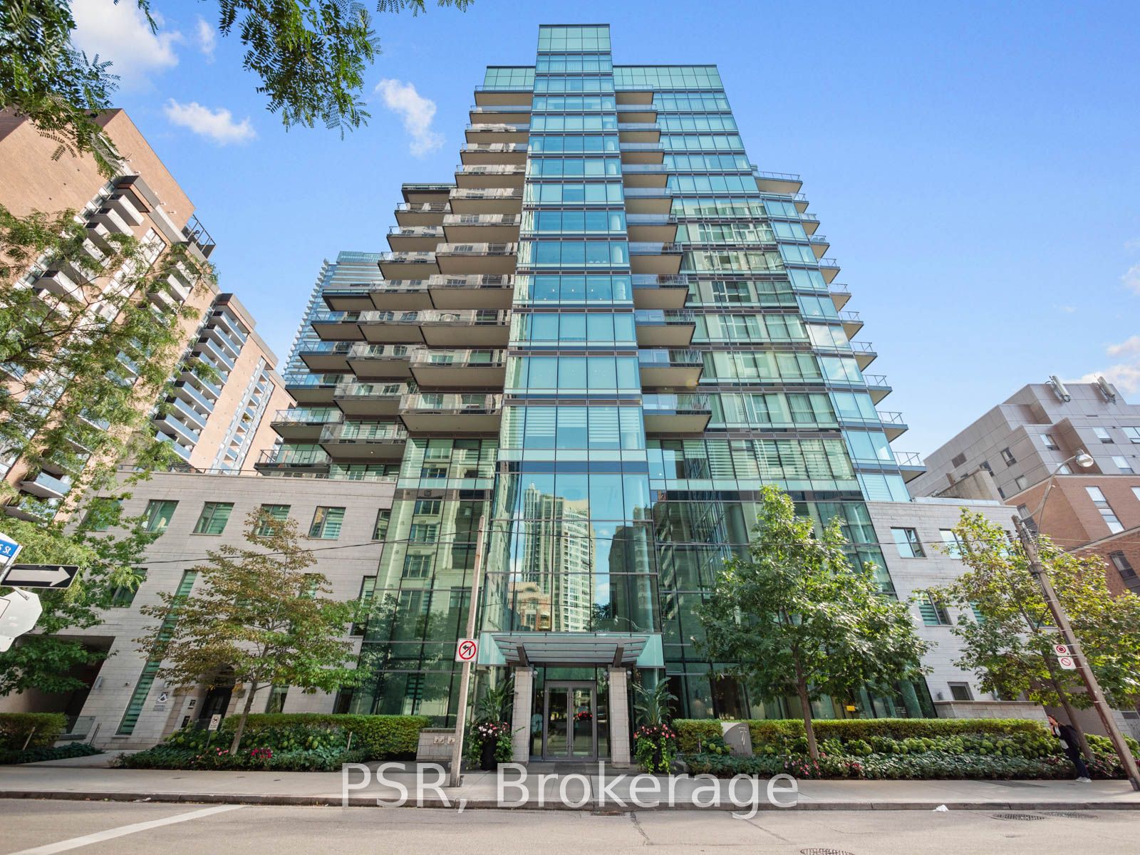 #906 - 77 Charles Street Property Photo 1