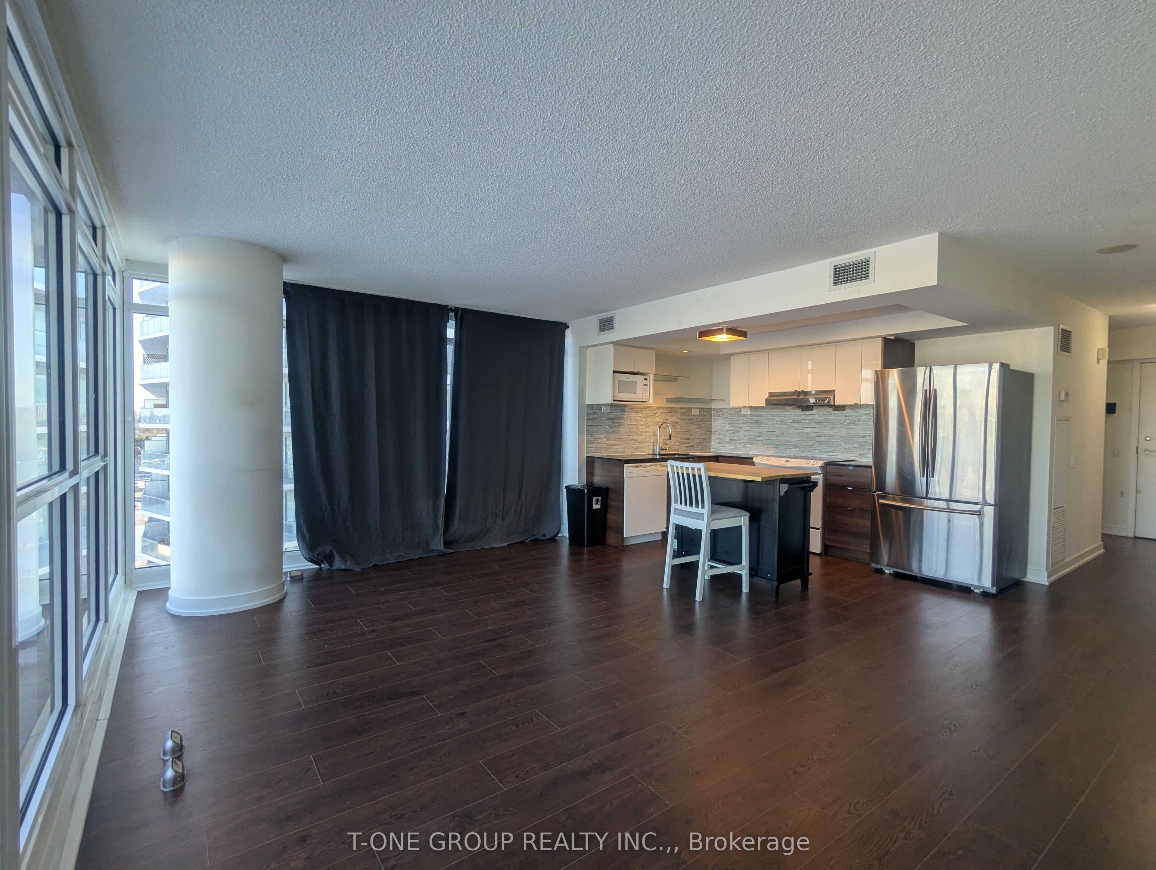 #908 - 121 Mcmahon Drive Property Photo 5