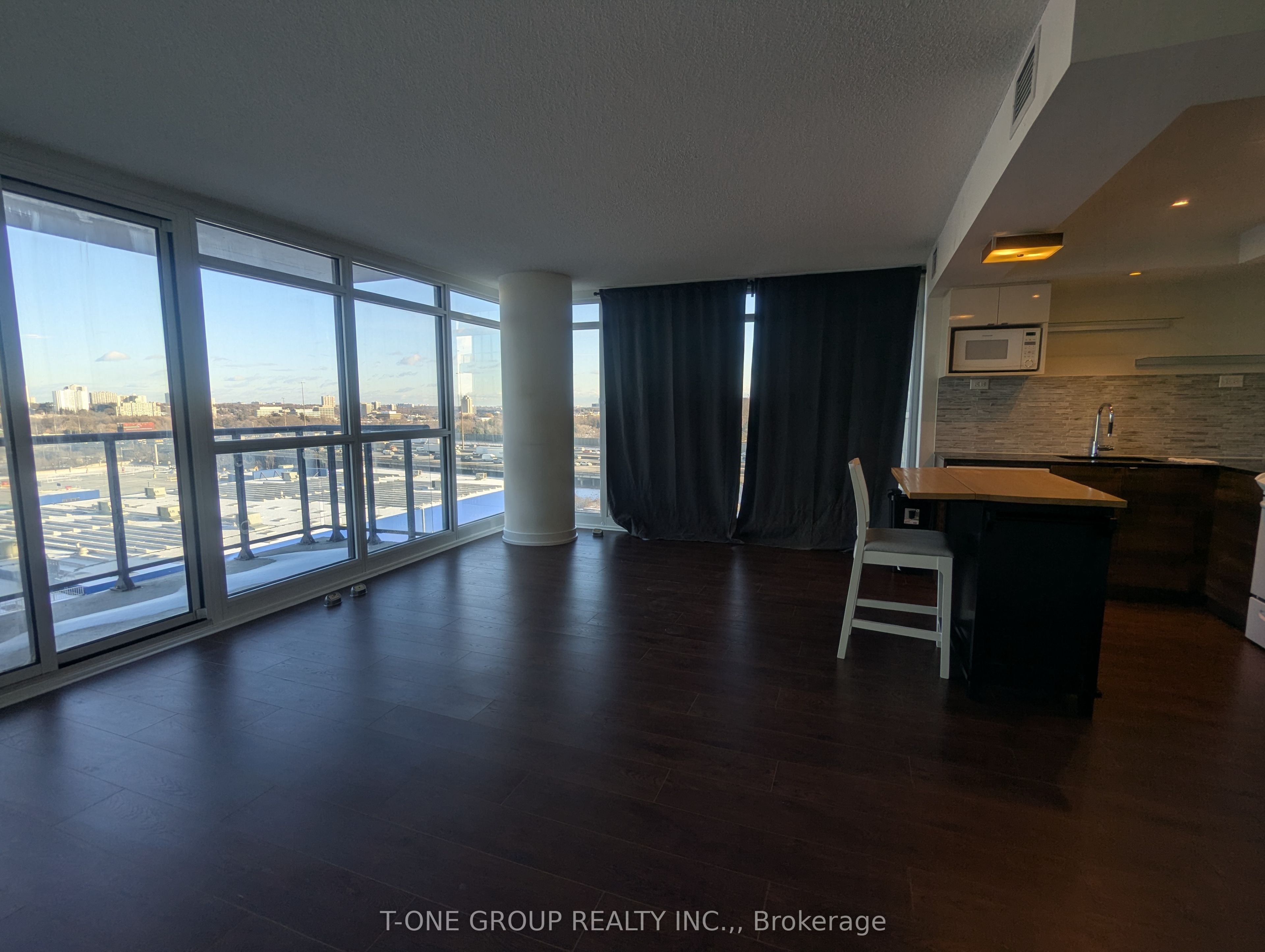 #908 - 121 Mcmahon Drive Property Photo 6