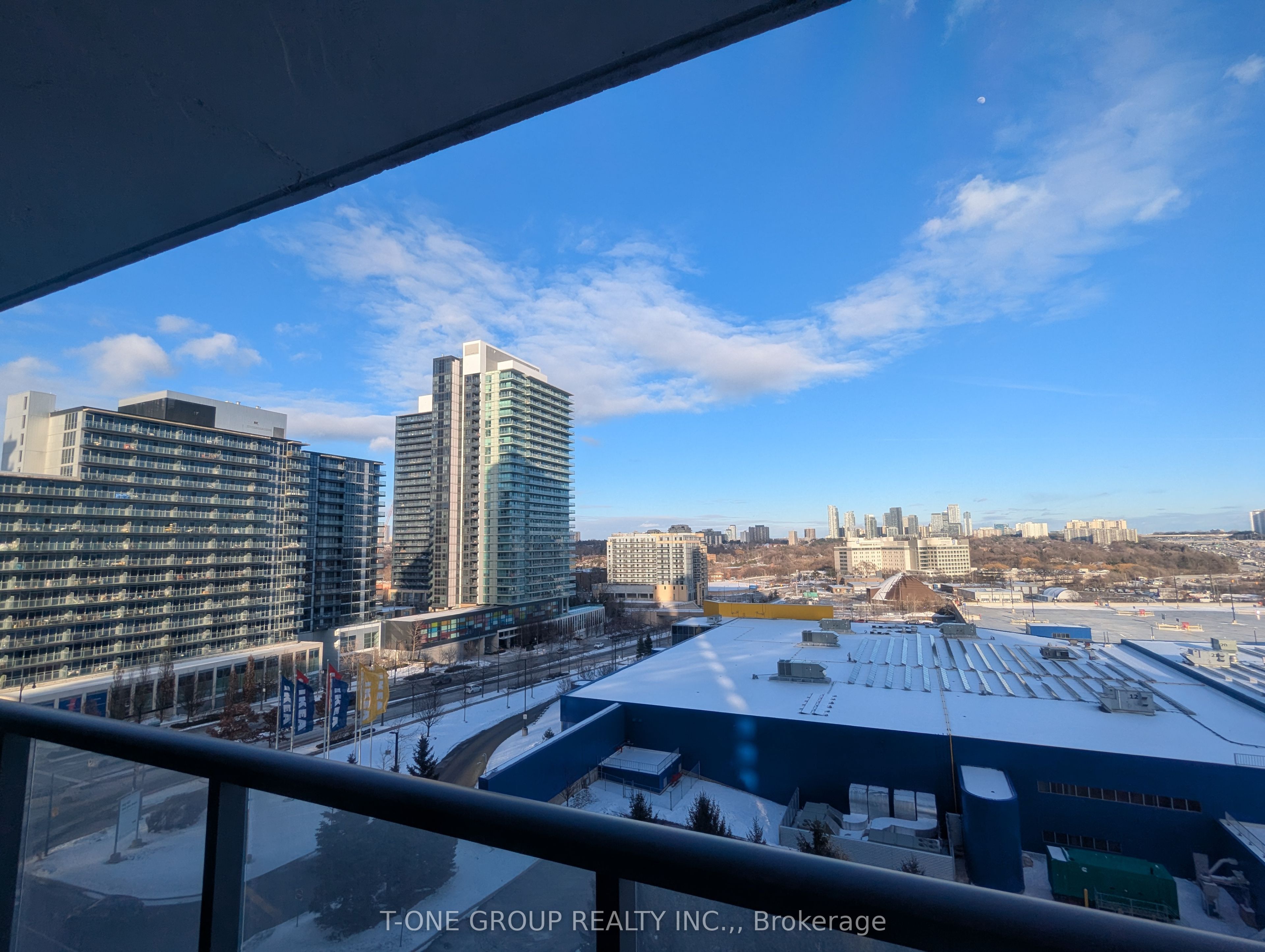 #908 - 121 Mcmahon Drive Property Photo 15