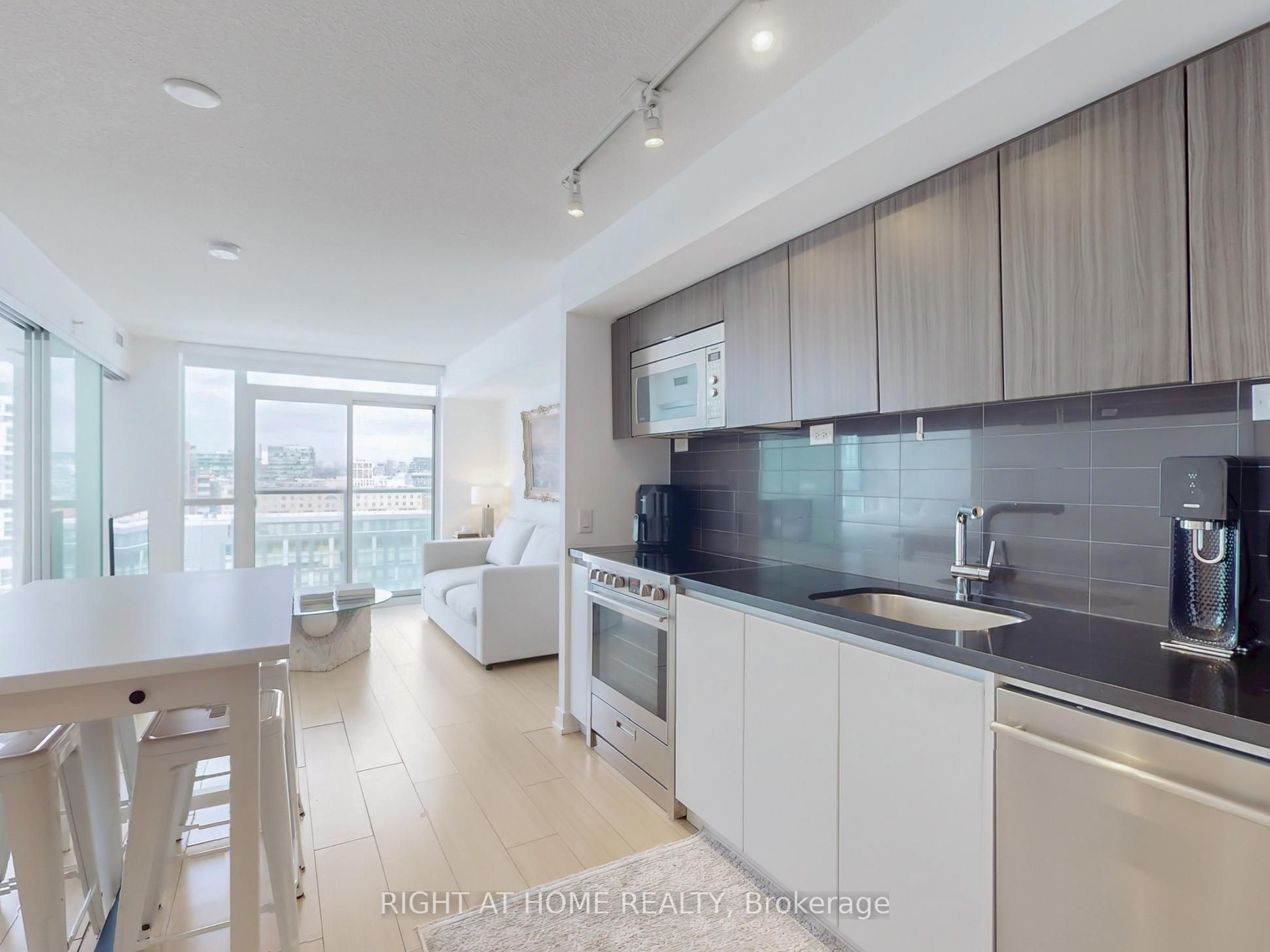 #1610 - 85 Queens Wharf Road Property Photo 1