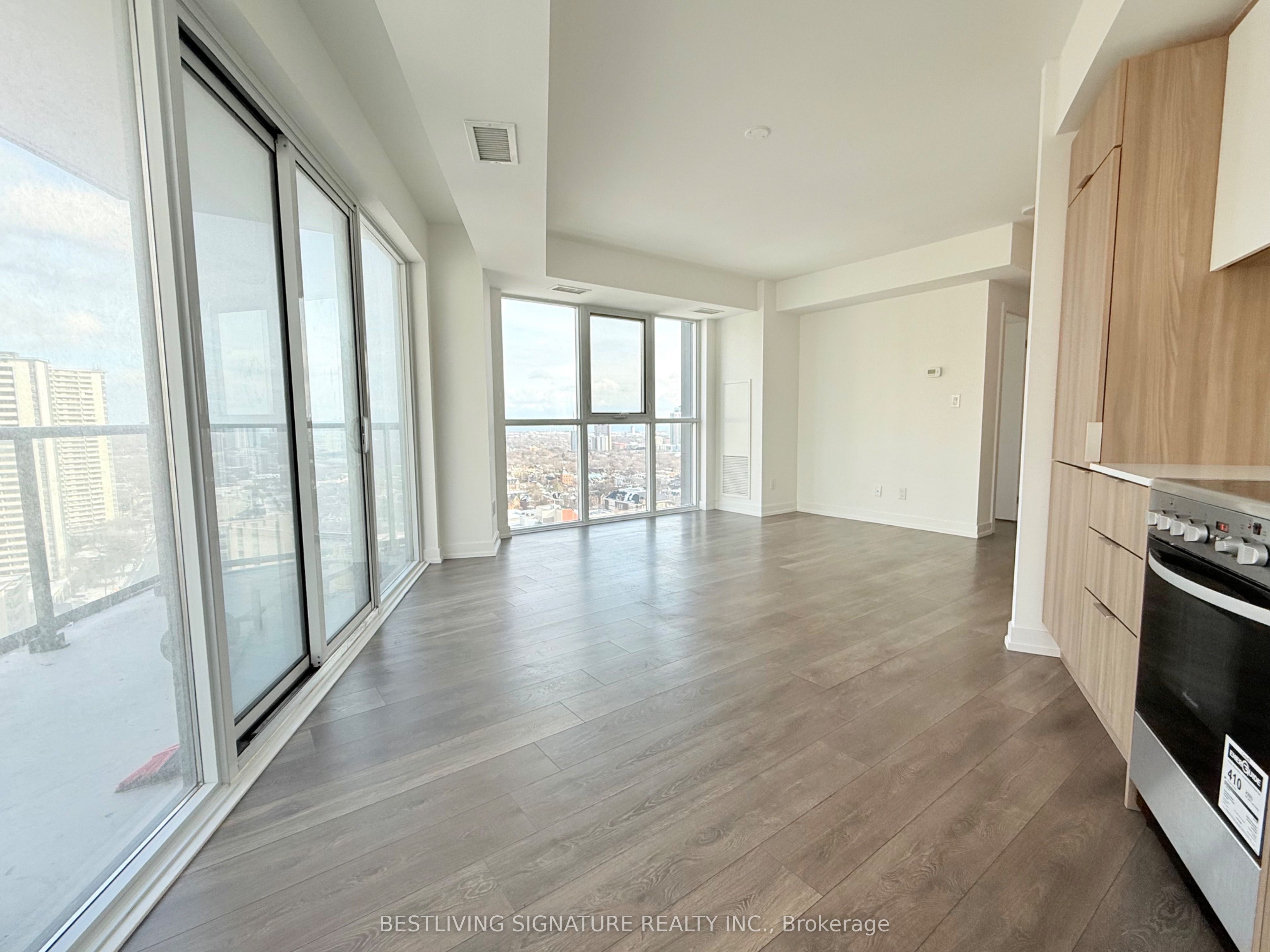 #1803 - 159 Wellesley Street Property Photo 3